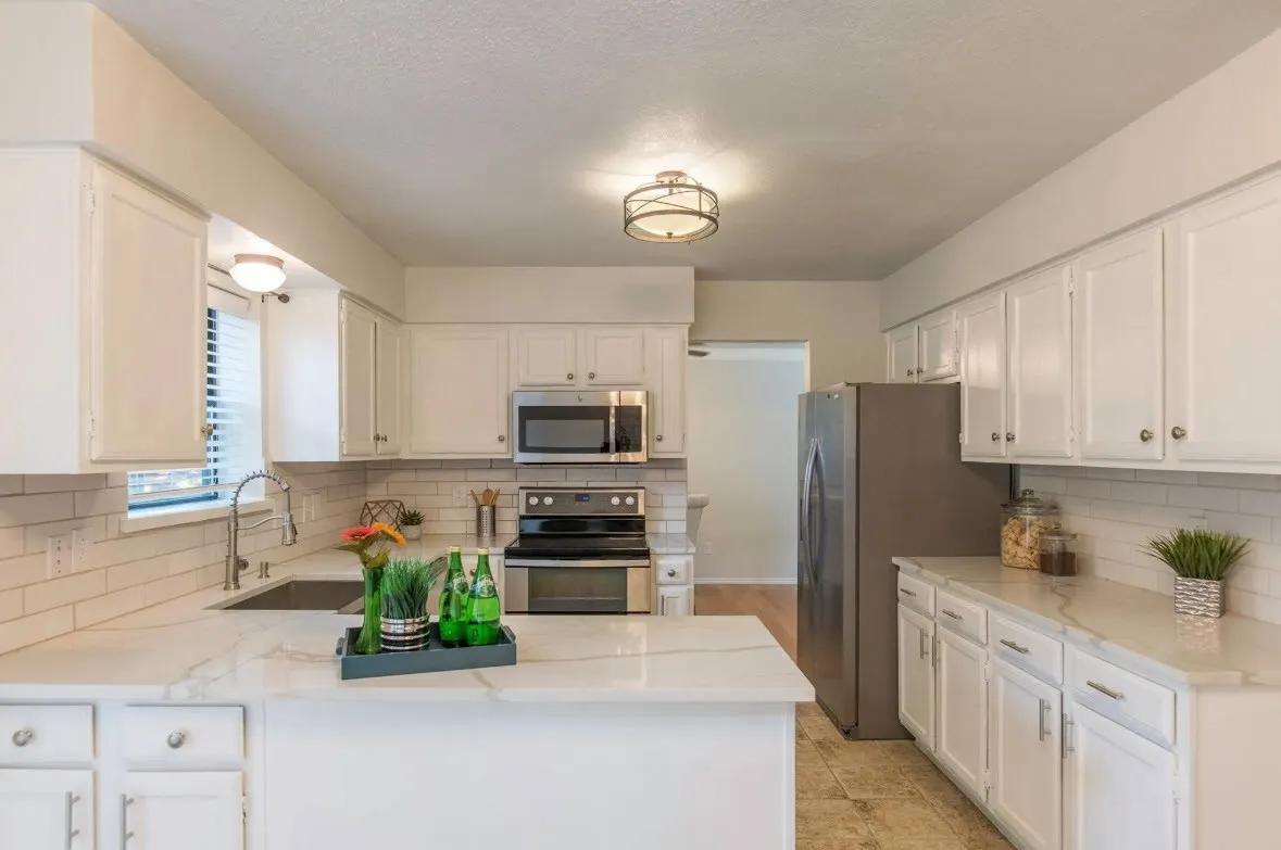Single Family Residence For Sale in Collin County , 4013 18th Street, Plano, Texas 75074, 4 Bedroom, 3 Bathroom, 2 Garage spaces, 2,467 Sqft, built in 1985, mls#21284636, Real Estate Agent in Plano, Homes For Sale in Collin county, Homes For Sale in Plano, Realtor in Plano Texas, Real Estate Brokerage Independent Realty Texas, Luminita Cordes Realtor