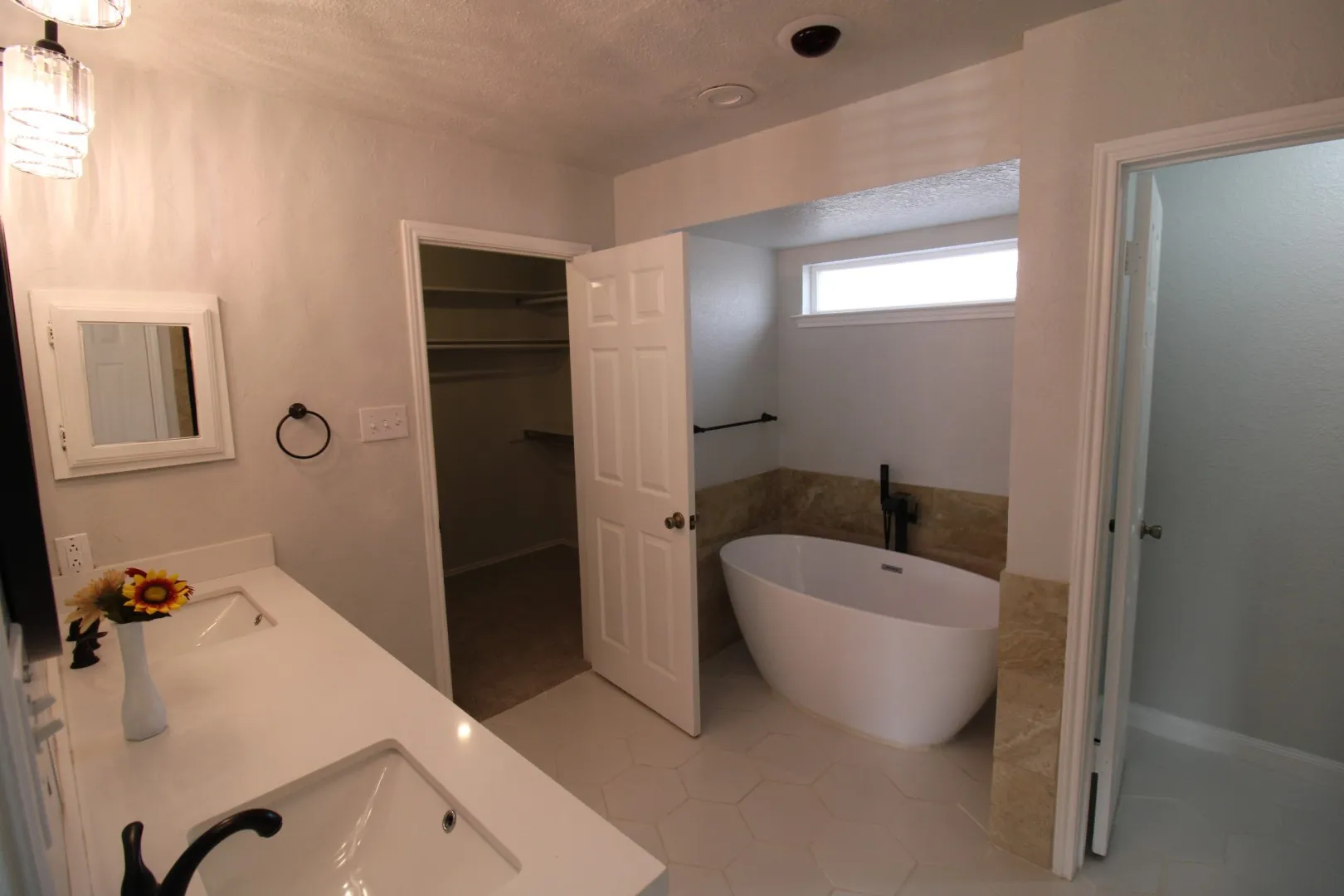 Single Family Residence For Sale in Collin County , 4013 18th Street, Plano, Texas 75074, 4 Bedroom, 3 Bathroom, 2 Garage spaces, 2,467 Sqft, built in 1985, mls#21284636, Real Estate Agent in Plano, Homes For Sale in Collin county, Homes For Sale in Plano, Realtor in Plano Texas, Real Estate Brokerage Independent Realty Texas, Luminita Cordes Realtor