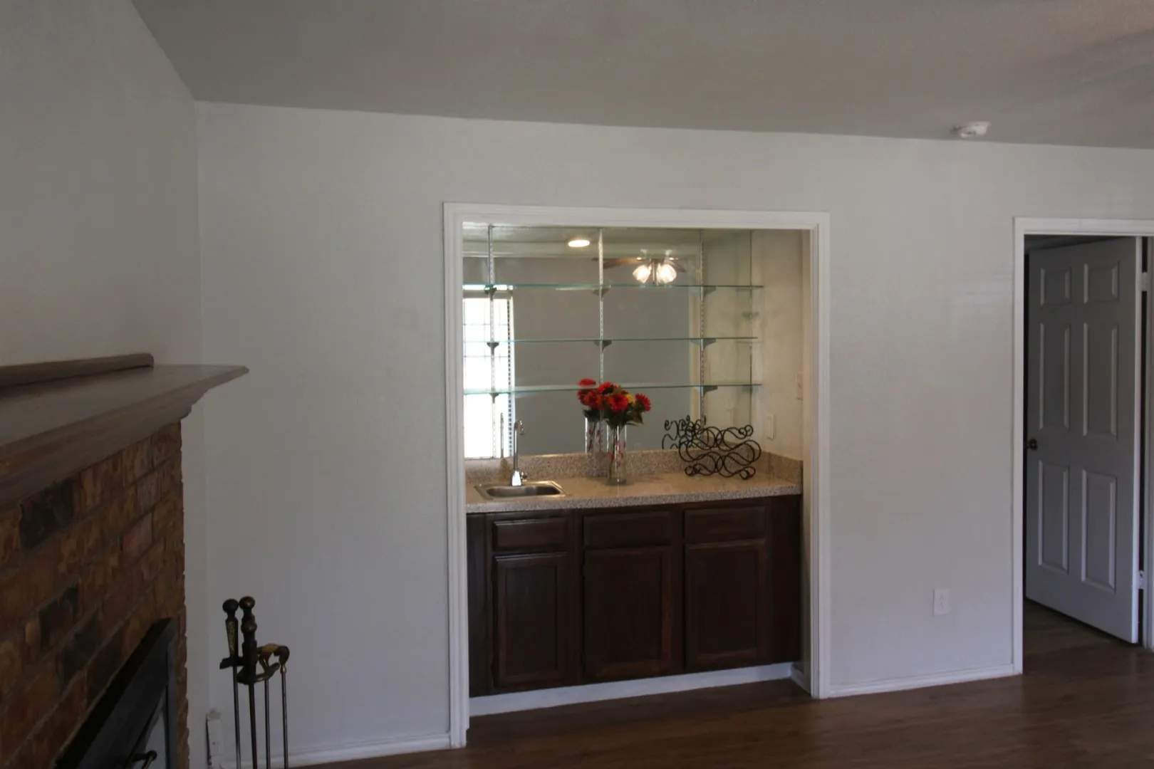 Single Family Residence For Sale in Collin County , 4013 18th Street, Plano, Texas 75074, 4 Bedroom, 3 Bathroom, 2 Garage spaces, 2,467 Sqft, built in 1985, mls#21284636, Real Estate Agent in Plano, Homes For Sale in Collin county, Homes For Sale in Plano, Realtor in Plano Texas, Real Estate Brokerage Independent Realty Texas, Luminita Cordes Realtor