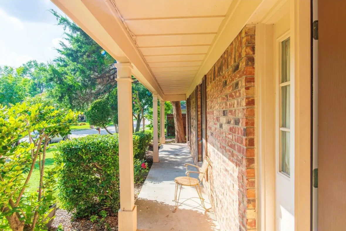 Single Family Residence For Sale in Collin County , 4013 18th Street, Plano, Texas 75074, 4 Bedroom, 3 Bathroom, 2 Garage spaces, 2,467 Sqft, built in 1985, mls#21284636, Real Estate Agent in Plano, Homes For Sale in Collin county, Homes For Sale in Plano, Realtor in Plano Texas, Real Estate Brokerage Independent Realty Texas, Luminita Cordes Realtor