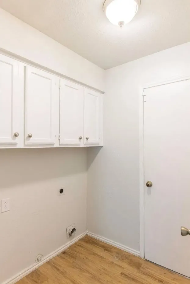 Single Family Residence For Sale in Collin County , 4013 18th Street, Plano, Texas 75074, 4 Bedroom, 3 Bathroom, 2 Garage spaces, 2,467 Sqft, built in 1985, mls#21284636, Real Estate Agent in Plano, Homes For Sale in Collin county, Homes For Sale in Plano, Realtor in Plano Texas, Real Estate Brokerage Independent Realty Texas, Luminita Cordes Realtor