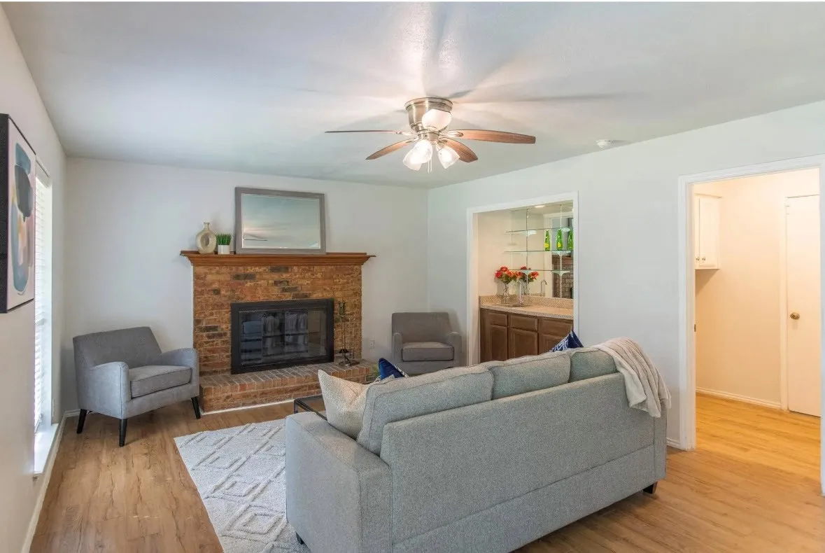 Single Family Residence For Sale in Collin County , 4013 18th Street, Plano, Texas 75074, 4 Bedroom, 3 Bathroom, 2 Garage spaces, 2,467 Sqft, built in 1985, mls#21284636, Real Estate Agent in Plano, Homes For Sale in Collin county, Homes For Sale in Plano, Realtor in Plano Texas, Real Estate Brokerage Independent Realty Texas, Luminita Cordes Realtor