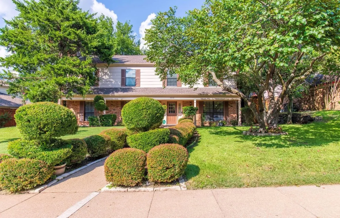 Single Family Residence For Sale in Collin County , 4013 18th Street, Plano, Texas 75074, 4 Bedroom, 3 Bathroom, 2 Garage spaces, 2,467 Sqft, built in 1985, mls#21284636, Real Estate Agent in Plano, Homes For Sale in Collin county, Homes For Sale in Plano, Realtor in Plano Texas, Real Estate Brokerage Independent Realty Texas, Luminita Cordes Realtor