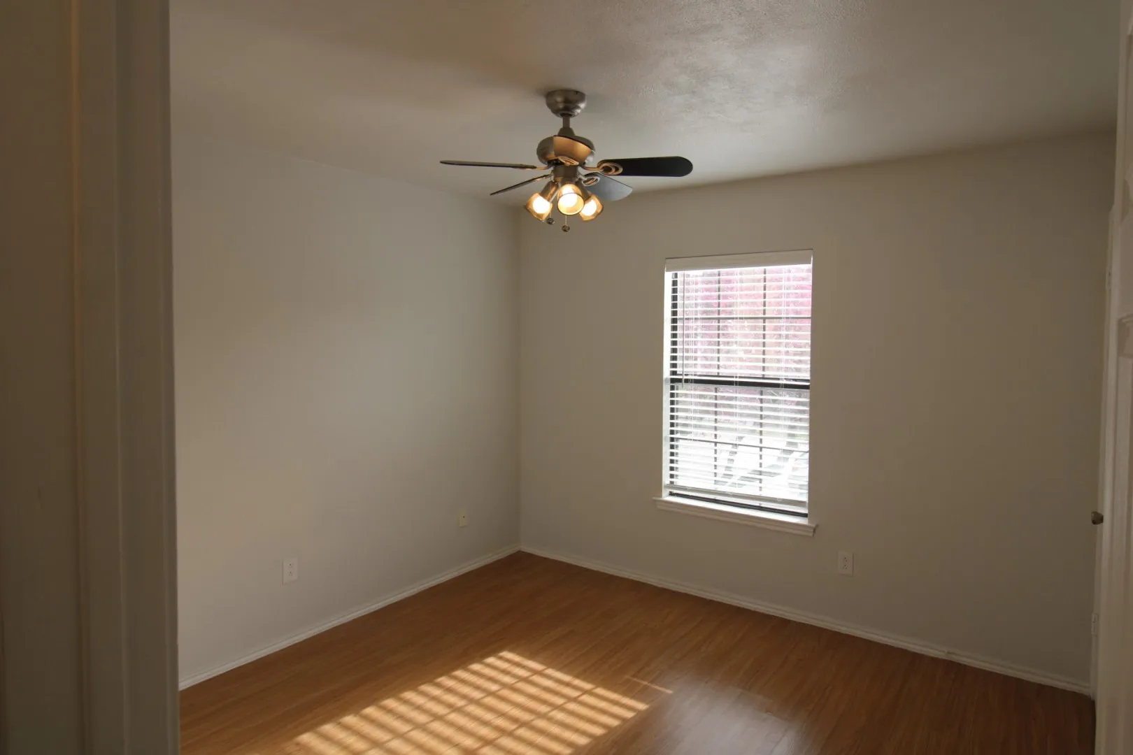 Single Family Residence For Sale in Collin County , 4013 18th Street, Plano, Texas 75074, 4 Bedroom, 3 Bathroom, 2 Garage spaces, 2,467 Sqft, built in 1985, mls#21284636, Real Estate Agent in Plano, Homes For Sale in Collin county, Homes For Sale in Plano, Realtor in Plano Texas, Real Estate Brokerage Independent Realty Texas, Luminita Cordes Realtor