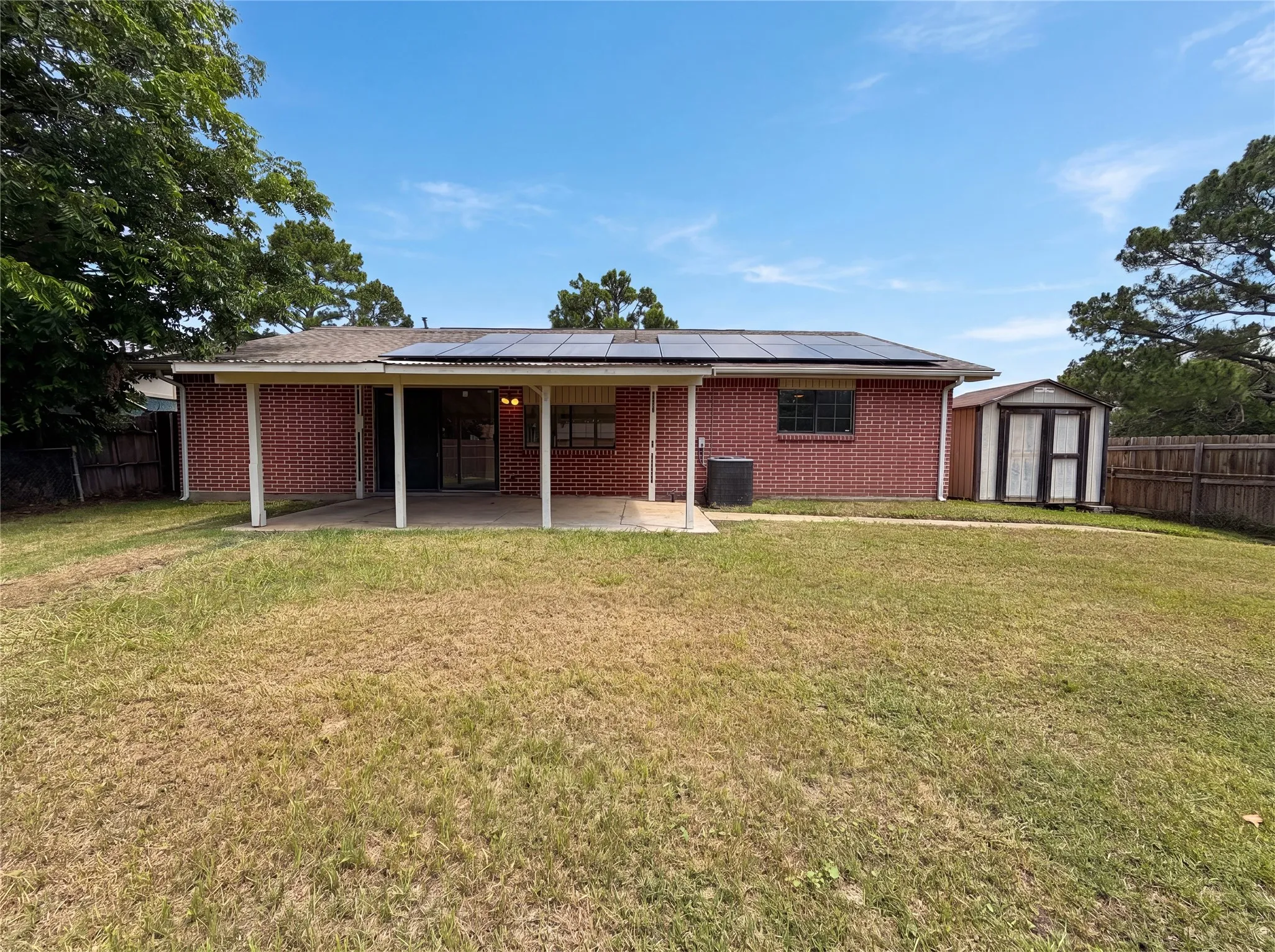 Single Family Residence For Sale in Denton County , 1102 Hillwood Drive, Lewisville, Texas 75067, 4 Bedrooms, 2 Bathrooms, Garage spaces, 1,719 Sqft, built in 1970, Price $284,000, mls#21285100, Real Estate Agent in Lewisville, Homes For Sale in Denton county, Homes For Sale in Lewisville, Realtor in Lewisville Texas, Real Estate Brokerage Independent Realty Texas, Luminita Cordes Realtor