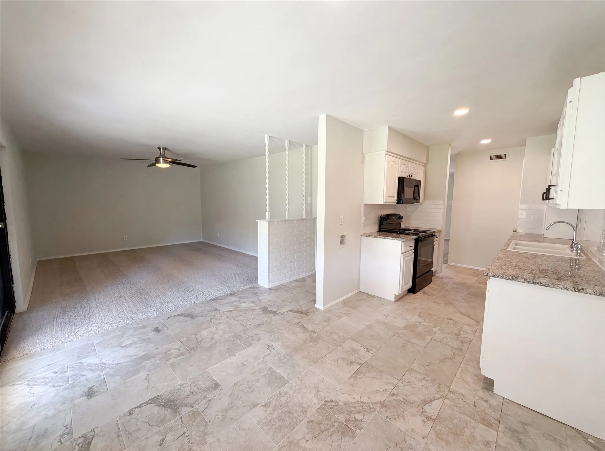 Single Family Residence For Sale in Denton County , 1102 Hillwood Drive, Lewisville, Texas 75067, 4 Bedrooms, 2 Bathrooms, Garage spaces, 1,719 Sqft, built in 1970, Price $284,000, mls#21285100, Real Estate Agent in Lewisville, Homes For Sale in Denton county, Homes For Sale in Lewisville, Realtor in Lewisville Texas, Real Estate Brokerage Independent Realty Texas, Luminita Cordes Realtor