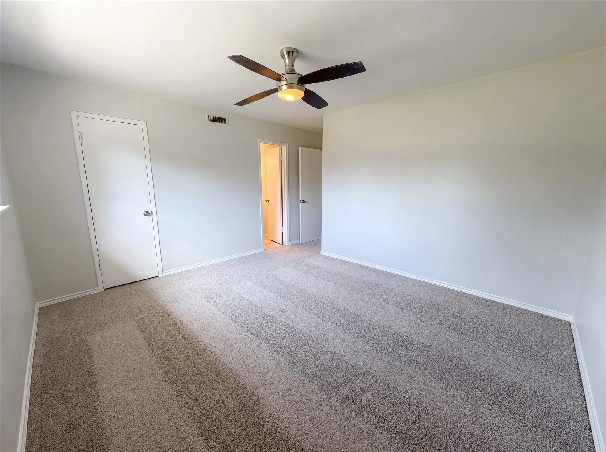 Single Family Residence For Sale in Denton County , 1102 Hillwood Drive, Lewisville, Texas 75067, 4 Bedrooms, 2 Bathrooms, Garage spaces, 1,719 Sqft, built in 1970, Price $284,000, mls#21285100, Real Estate Agent in Lewisville, Homes For Sale in Denton county, Homes For Sale in Lewisville, Realtor in Lewisville Texas, Real Estate Brokerage Independent Realty Texas, Luminita Cordes Realtor