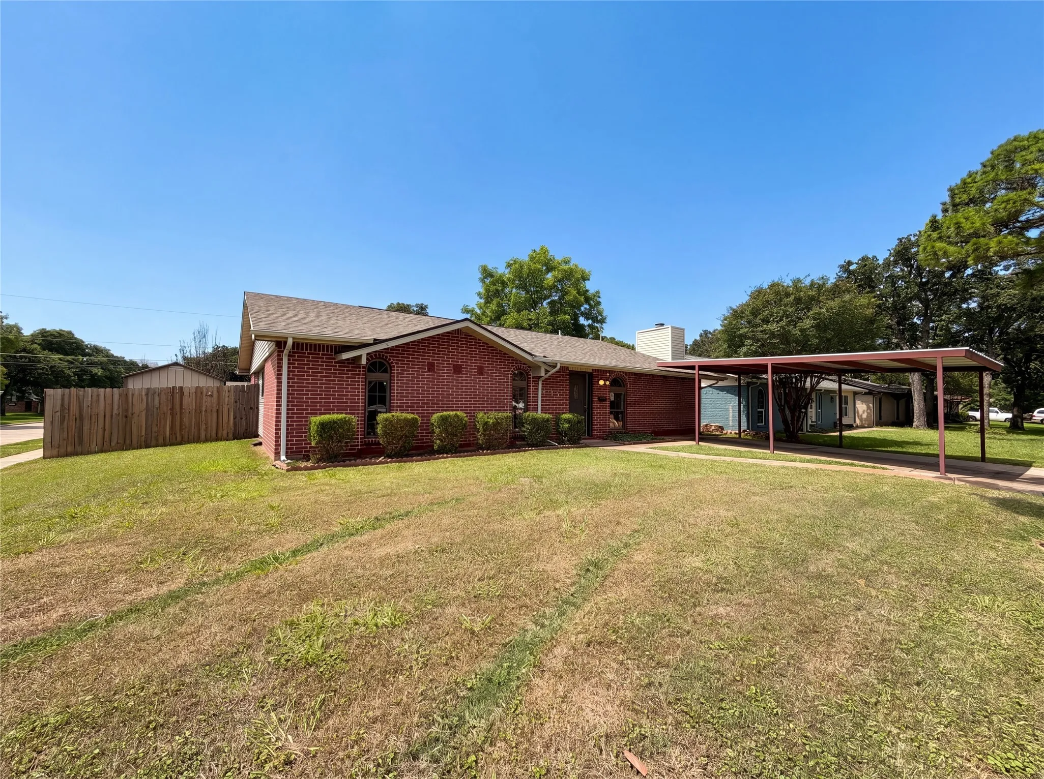 Single Family Residence For Sale in Denton County , 1102 Hillwood Drive, Lewisville, Texas 75067, 4 Bedrooms, 2 Bathrooms, Garage spaces, 1,719 Sqft, built in 1970, Price $284,000, mls#21285100, Real Estate Agent in Lewisville, Homes For Sale in Denton county, Homes For Sale in Lewisville, Realtor in Lewisville Texas, Real Estate Brokerage Independent Realty Texas, Luminita Cordes Realtor