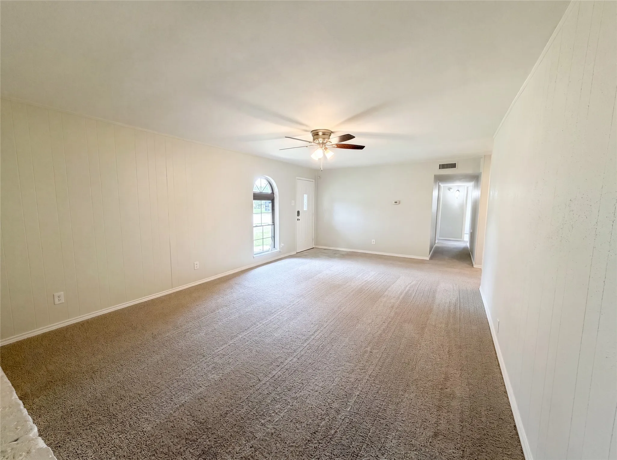 Single Family Residence For Sale in Denton County , 1102 Hillwood Drive, Lewisville, Texas 75067, 4 Bedrooms, 2 Bathrooms, Garage spaces, 1,719 Sqft, built in 1970, Price $284,000, mls#21285100, Real Estate Agent in Lewisville, Homes For Sale in Denton county, Homes For Sale in Lewisville, Realtor in Lewisville Texas, Real Estate Brokerage Independent Realty Texas, Luminita Cordes Realtor
