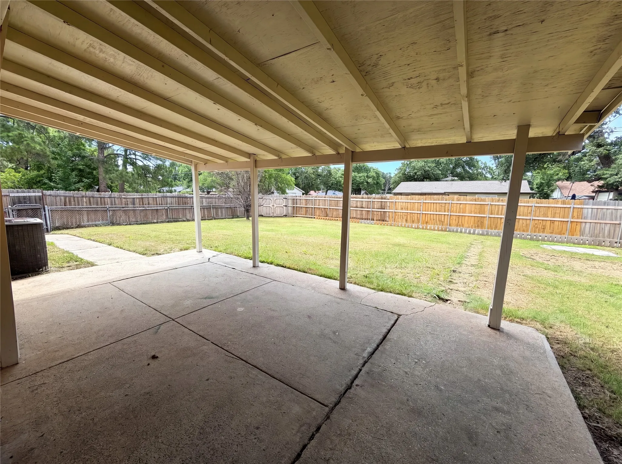 Single Family Residence For Sale in Denton County , 1102 Hillwood Drive, Lewisville, Texas 75067, 4 Bedrooms, 2 Bathrooms, Garage spaces, 1,719 Sqft, built in 1970, Price $284,000, mls#21285100, Real Estate Agent in Lewisville, Homes For Sale in Denton county, Homes For Sale in Lewisville, Realtor in Lewisville Texas, Real Estate Brokerage Independent Realty Texas, Luminita Cordes Realtor