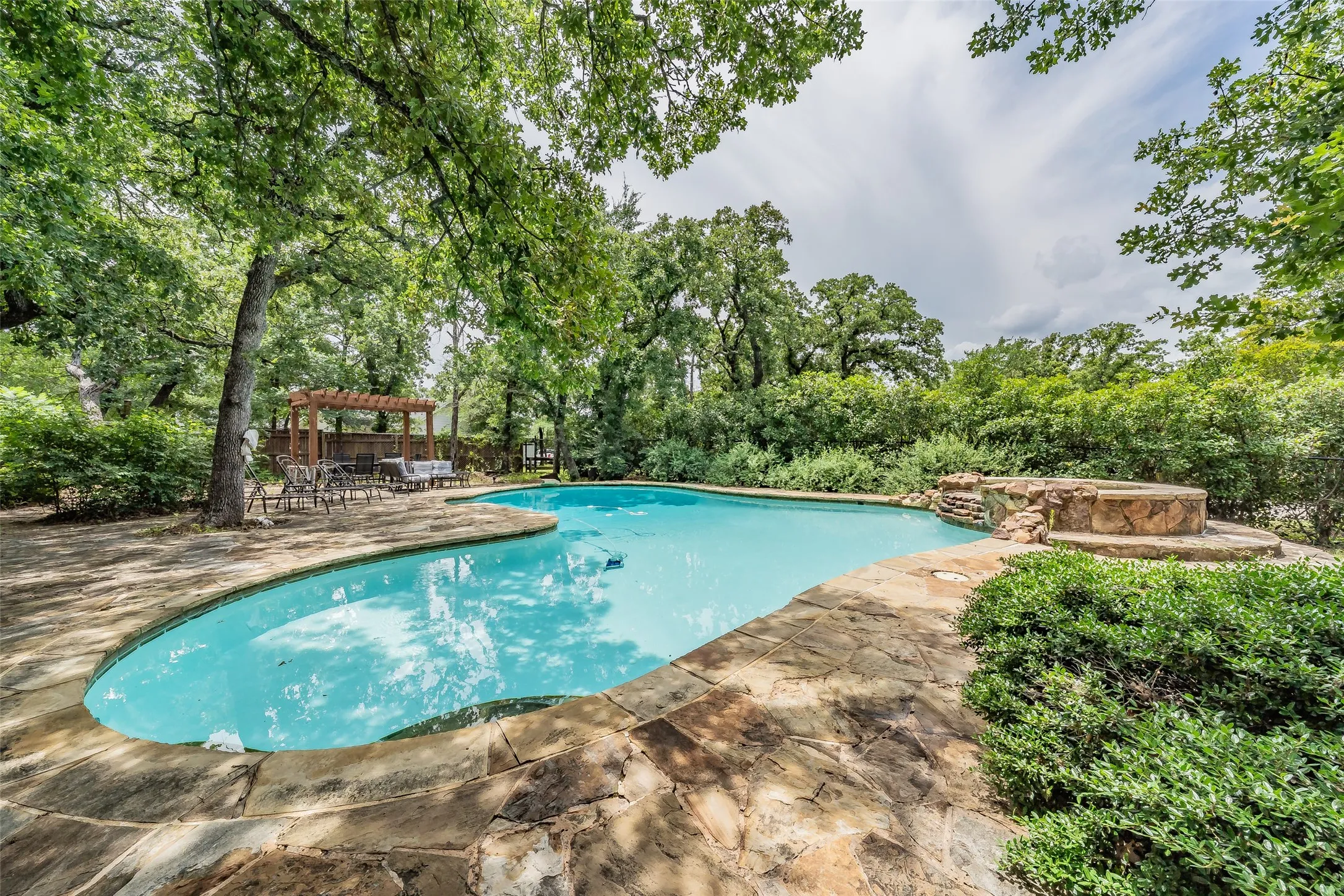 Single Family Residence For Sale in Denton County , 5480 Bridle Path, Aubrey, Texas 76227, 5 Bedroom, 5 Bathroom, 3 Garage spaces, 4,145 Sqft, built in 2002, mls#21282400, Real Estate Agent in Aubrey, Homes For Sale in Denton county, Homes For Sale in Aubrey, Realtor in Aubrey Texas, Real Estate Brokerage Independent Realty Texas, Luminita Cordes Realtor