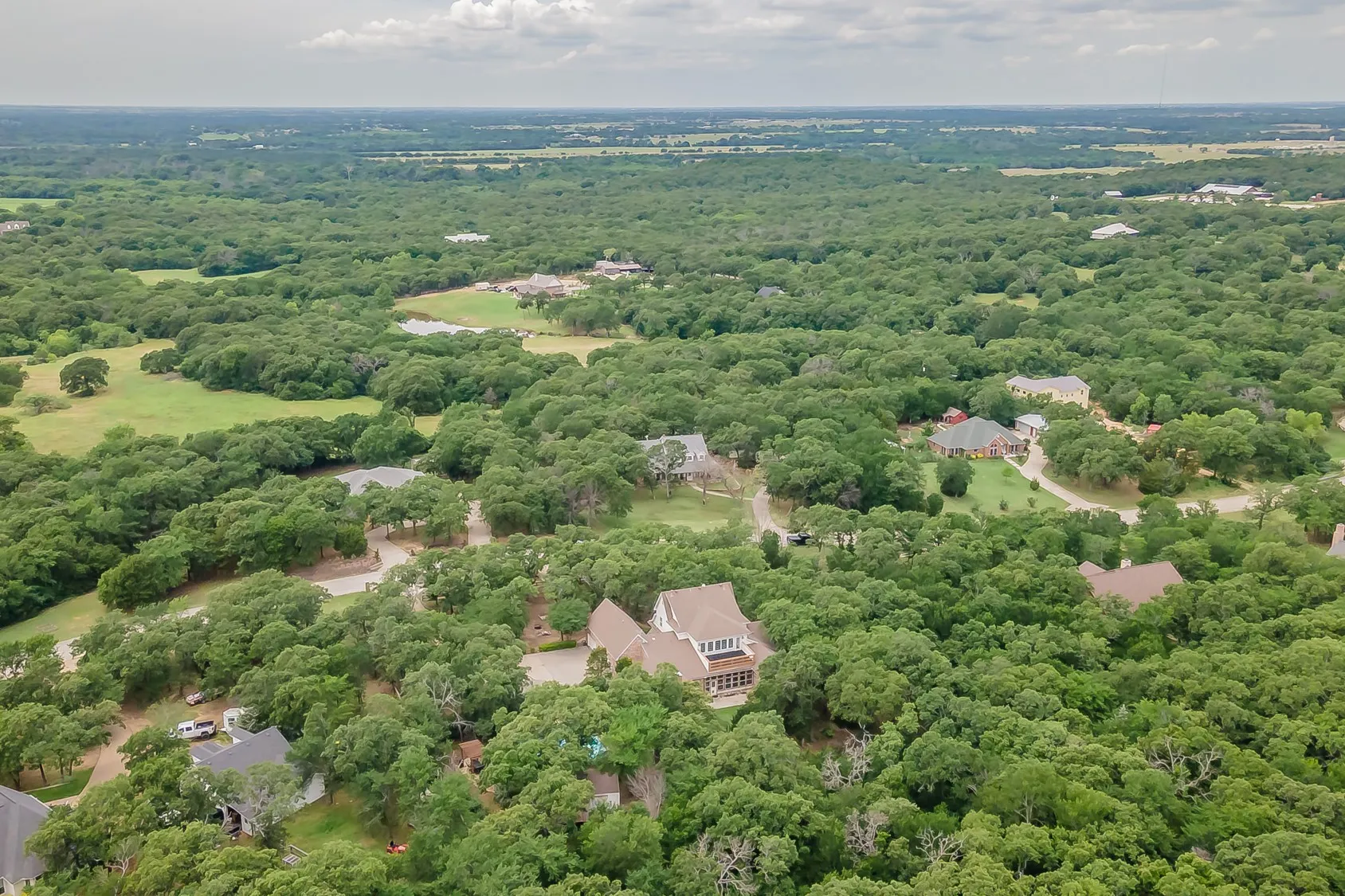 Single Family Residence For Sale in Denton County , 5480 Bridle Path, Aubrey, Texas 76227, 5 Bedroom, 5 Bathroom, 3 Garage spaces, 4,145 Sqft, built in 2002, mls#21282400, Real Estate Agent in Aubrey, Homes For Sale in Denton county, Homes For Sale in Aubrey, Realtor in Aubrey Texas, Real Estate Brokerage Independent Realty Texas, Luminita Cordes Realtor