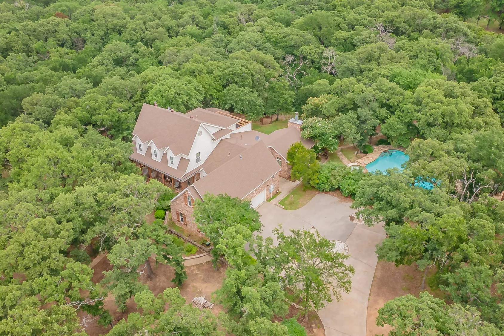 Single Family Residence For Sale in Denton County , 5480 Bridle Path, Aubrey, Texas 76227, 5 Bedroom, 5 Bathroom, 3 Garage spaces, 4,145 Sqft, built in 2002, mls#21282400, Real Estate Agent in Aubrey, Homes For Sale in Denton county, Homes For Sale in Aubrey, Realtor in Aubrey Texas, Real Estate Brokerage Independent Realty Texas, Luminita Cordes Realtor