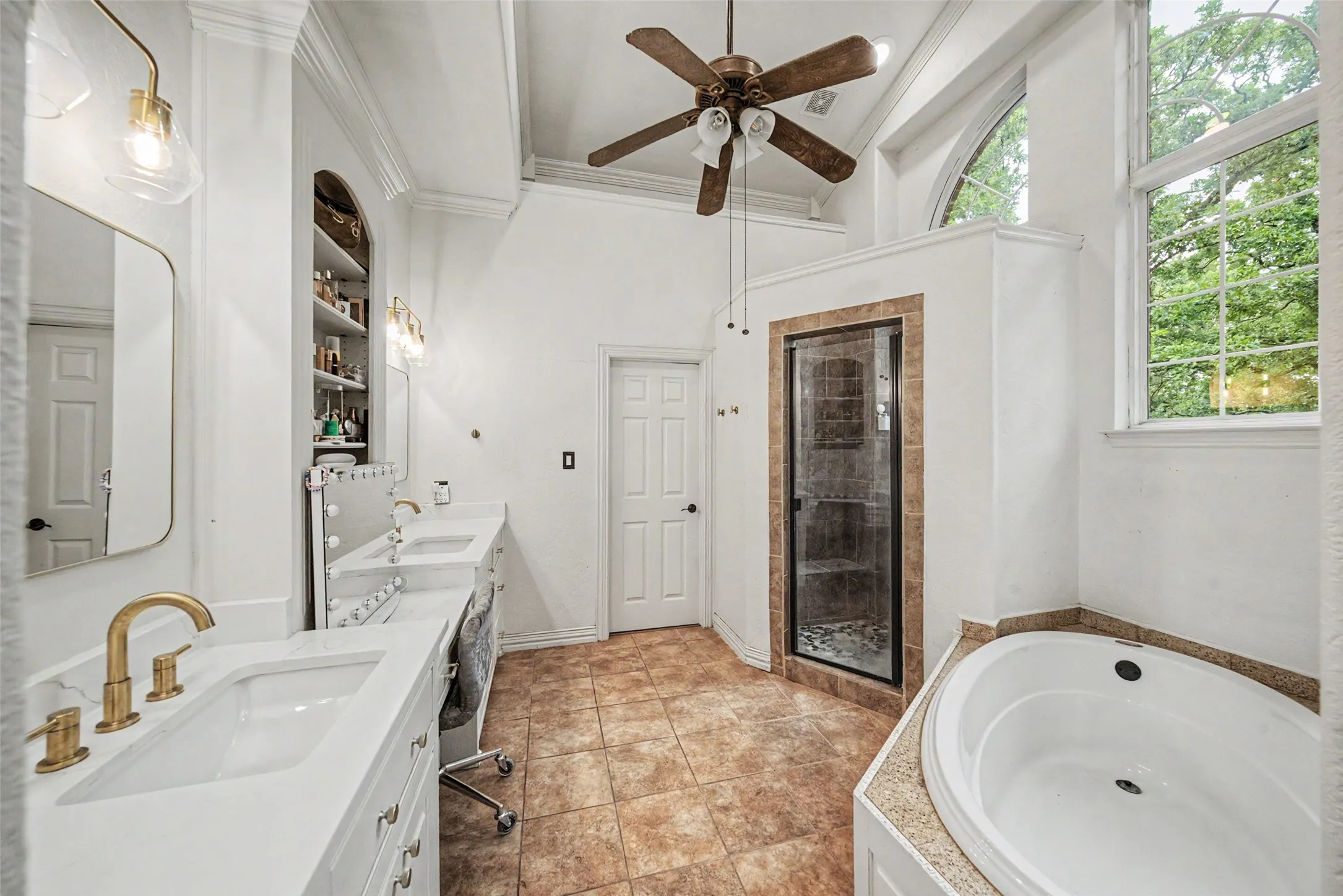 Single Family Residence For Sale in Denton County , 5480 Bridle Path, Aubrey, Texas 76227, 5 Bedroom, 5 Bathroom, 3 Garage spaces, 4,145 Sqft, built in 2002, mls#21282400, Real Estate Agent in Aubrey, Homes For Sale in Denton county, Homes For Sale in Aubrey, Realtor in Aubrey Texas, Real Estate Brokerage Independent Realty Texas, Luminita Cordes Realtor