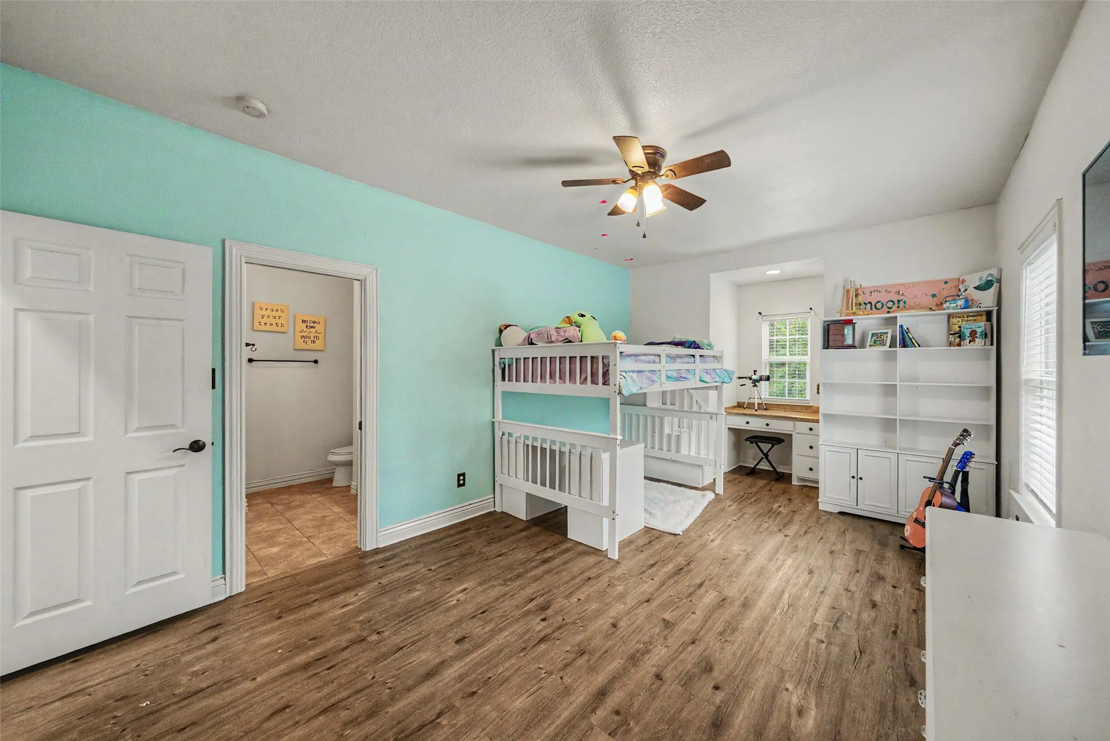 Single Family Residence For Sale in Denton County , 5480 Bridle Path, Aubrey, Texas 76227, 5 Bedroom, 5 Bathroom, 3 Garage spaces, 4,145 Sqft, built in 2002, mls#21282400, Real Estate Agent in Aubrey, Homes For Sale in Denton county, Homes For Sale in Aubrey, Realtor in Aubrey Texas, Real Estate Brokerage Independent Realty Texas, Luminita Cordes Realtor