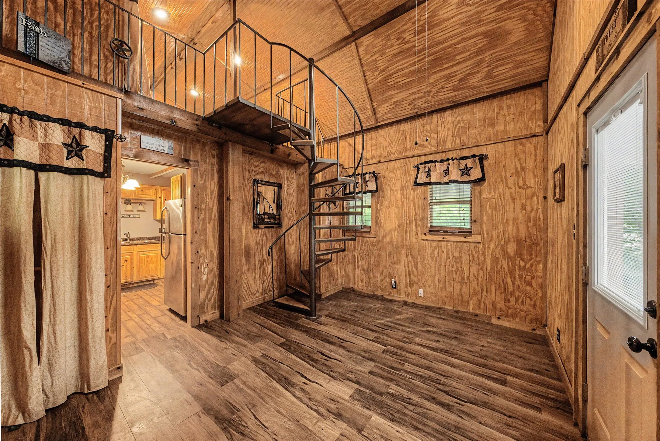 Single Family Residence For Sale in Denton County , 5480 Bridle Path, Aubrey, Texas 76227, 5 Bedroom, 5 Bathroom, 3 Garage spaces, 4,145 Sqft, built in 2002, mls#21282400, Real Estate Agent in Aubrey, Homes For Sale in Denton county, Homes For Sale in Aubrey, Realtor in Aubrey Texas, Real Estate Brokerage Independent Realty Texas, Luminita Cordes Realtor