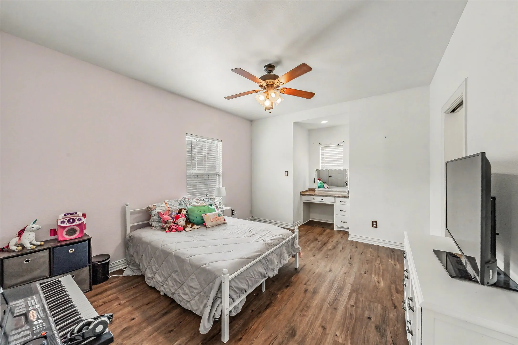 Single Family Residence For Sale in Denton County , 5480 Bridle Path, Aubrey, Texas 76227, 5 Bedroom, 5 Bathroom, 3 Garage spaces, 4,145 Sqft, built in 2002, mls#21282400, Real Estate Agent in Aubrey, Homes For Sale in Denton county, Homes For Sale in Aubrey, Realtor in Aubrey Texas, Real Estate Brokerage Independent Realty Texas, Luminita Cordes Realtor