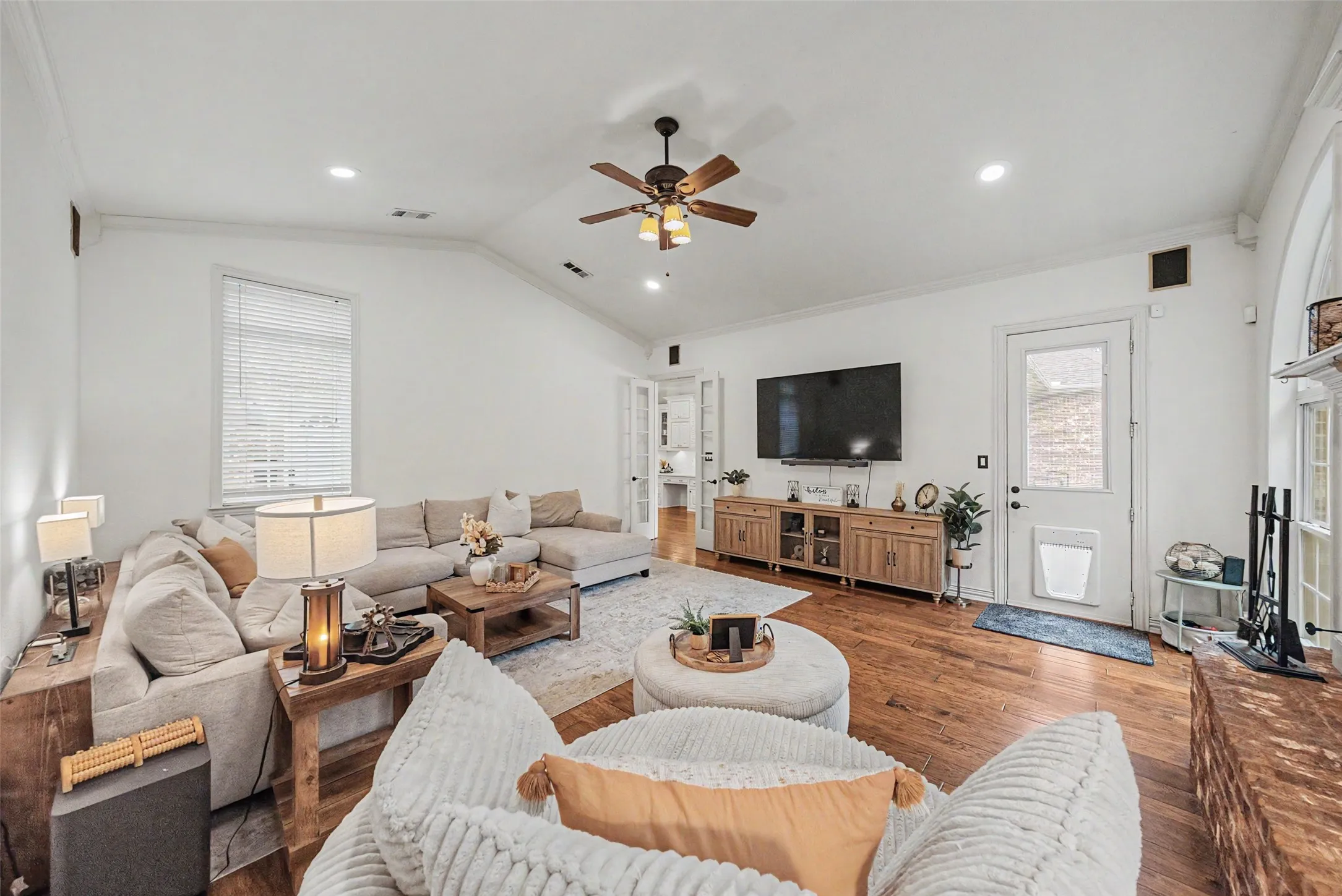 Single Family Residence For Sale in Denton County , 5480 Bridle Path, Aubrey, Texas 76227, 5 Bedroom, 5 Bathroom, 3 Garage spaces, 4,145 Sqft, built in 2002, mls#21282400, Real Estate Agent in Aubrey, Homes For Sale in Denton county, Homes For Sale in Aubrey, Realtor in Aubrey Texas, Real Estate Brokerage Independent Realty Texas, Luminita Cordes Realtor
