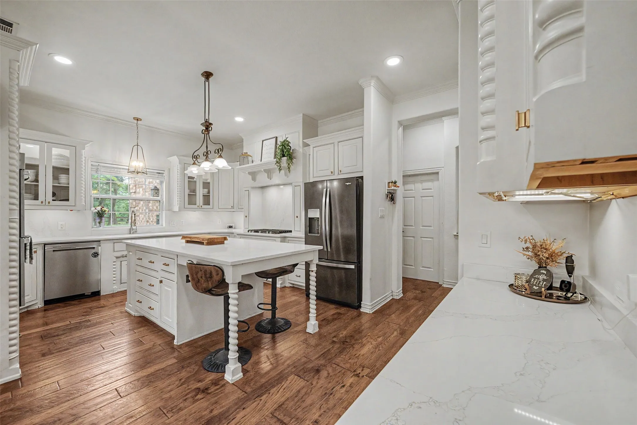 Single Family Residence For Sale in Denton County , 5480 Bridle Path, Aubrey, Texas 76227, 5 Bedroom, 5 Bathroom, 3 Garage spaces, 4,145 Sqft, built in 2002, mls#21282400, Real Estate Agent in Aubrey, Homes For Sale in Denton county, Homes For Sale in Aubrey, Realtor in Aubrey Texas, Real Estate Brokerage Independent Realty Texas, Luminita Cordes Realtor