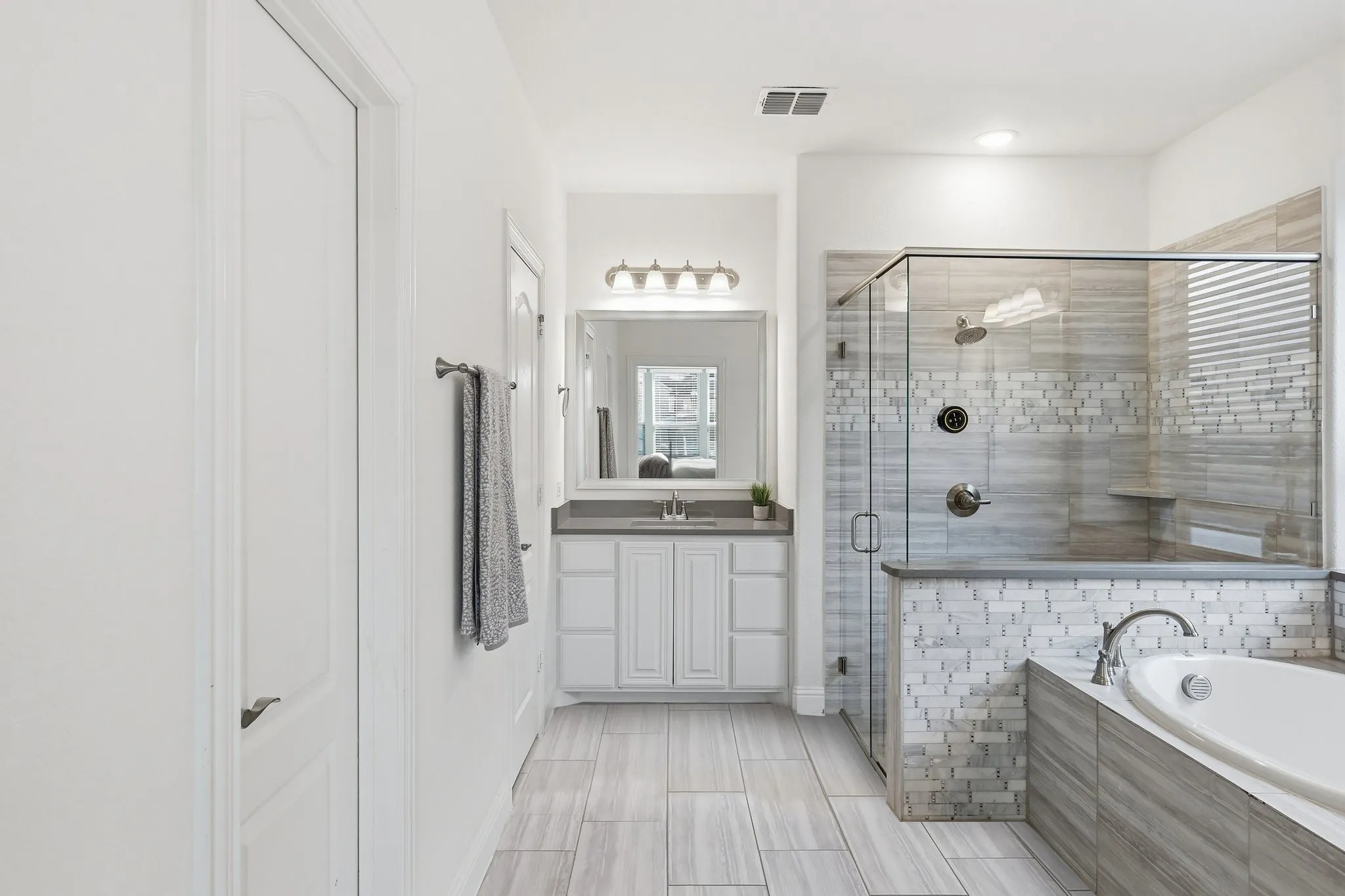 Single Family Residence For Sale in Denton County , 700 Sahallee Drive, Frisco, Texas 75033, 4 Bedroom, 4 Bathroom, 2 Garage spaces, 3,434 Sqft, built in 2020, mls#21283601, Real Estate Agent in Frisco, Homes For Sale in Denton county, Homes For Sale in Frisco, Realtor in Frisco Texas, Real Estate Brokerage Independent Realty Texas, Luminita Cordes Realtor