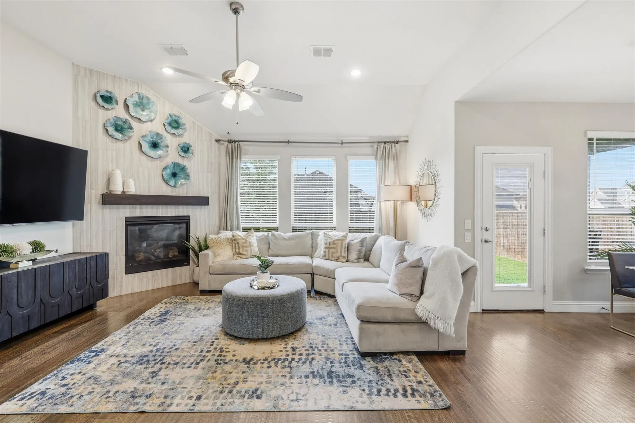Single Family Residence For Sale in Denton County , 700 Sahallee Drive, Frisco, Texas 75033, 4 Bedroom, 4 Bathroom, 2 Garage spaces, 3,434 Sqft, built in 2020, mls#21283601, Real Estate Agent in Frisco, Homes For Sale in Denton county, Homes For Sale in Frisco, Realtor in Frisco Texas, Real Estate Brokerage Independent Realty Texas, Luminita Cordes Realtor