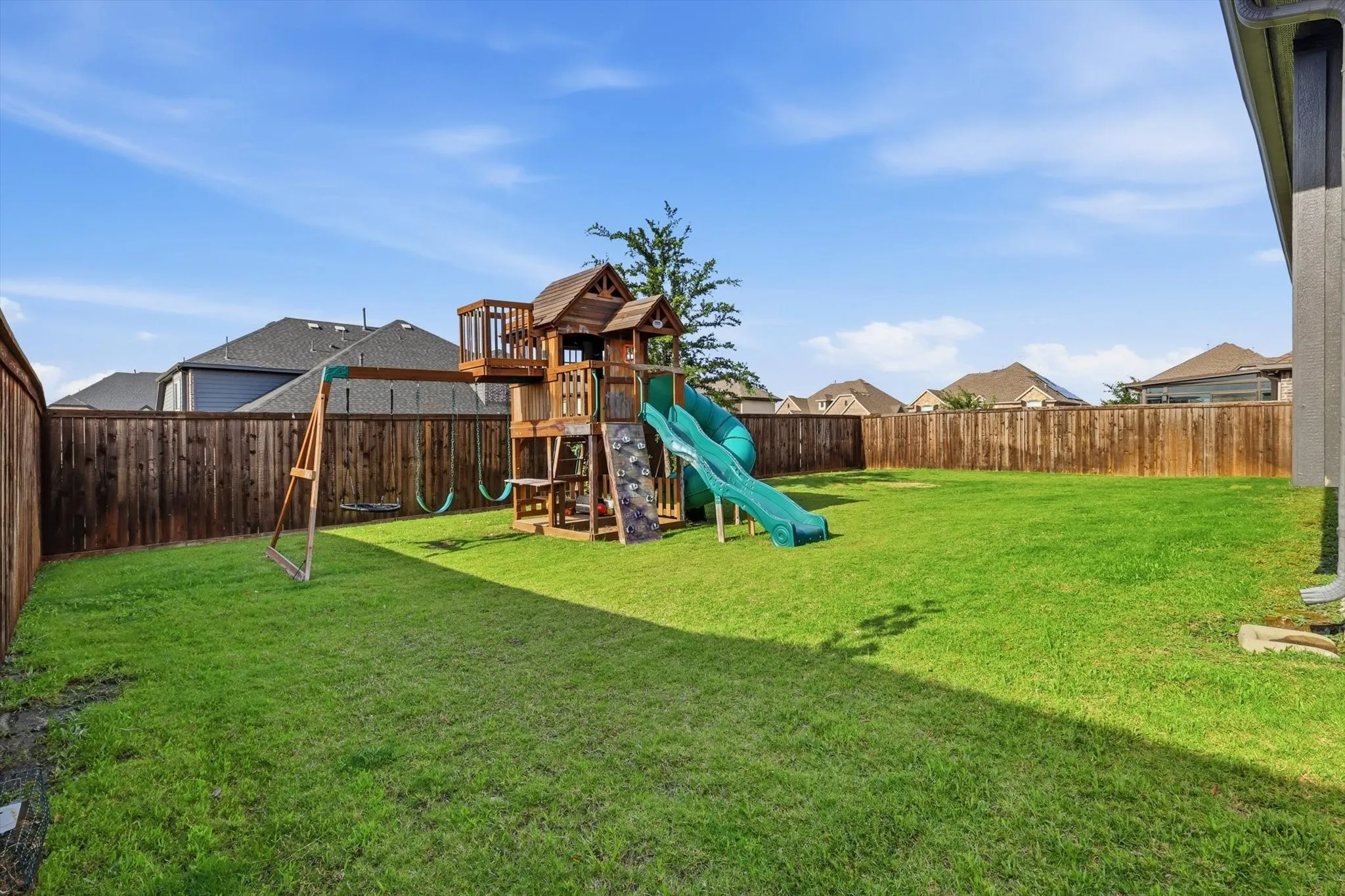 Single Family Residence For Sale in Denton County , 700 Sahallee Drive, Frisco, Texas 75033, 4 Bedroom, 4 Bathroom, 2 Garage spaces, 3,434 Sqft, built in 2020, mls#21283601, Real Estate Agent in Frisco, Homes For Sale in Denton county, Homes For Sale in Frisco, Realtor in Frisco Texas, Real Estate Brokerage Independent Realty Texas, Luminita Cordes Realtor