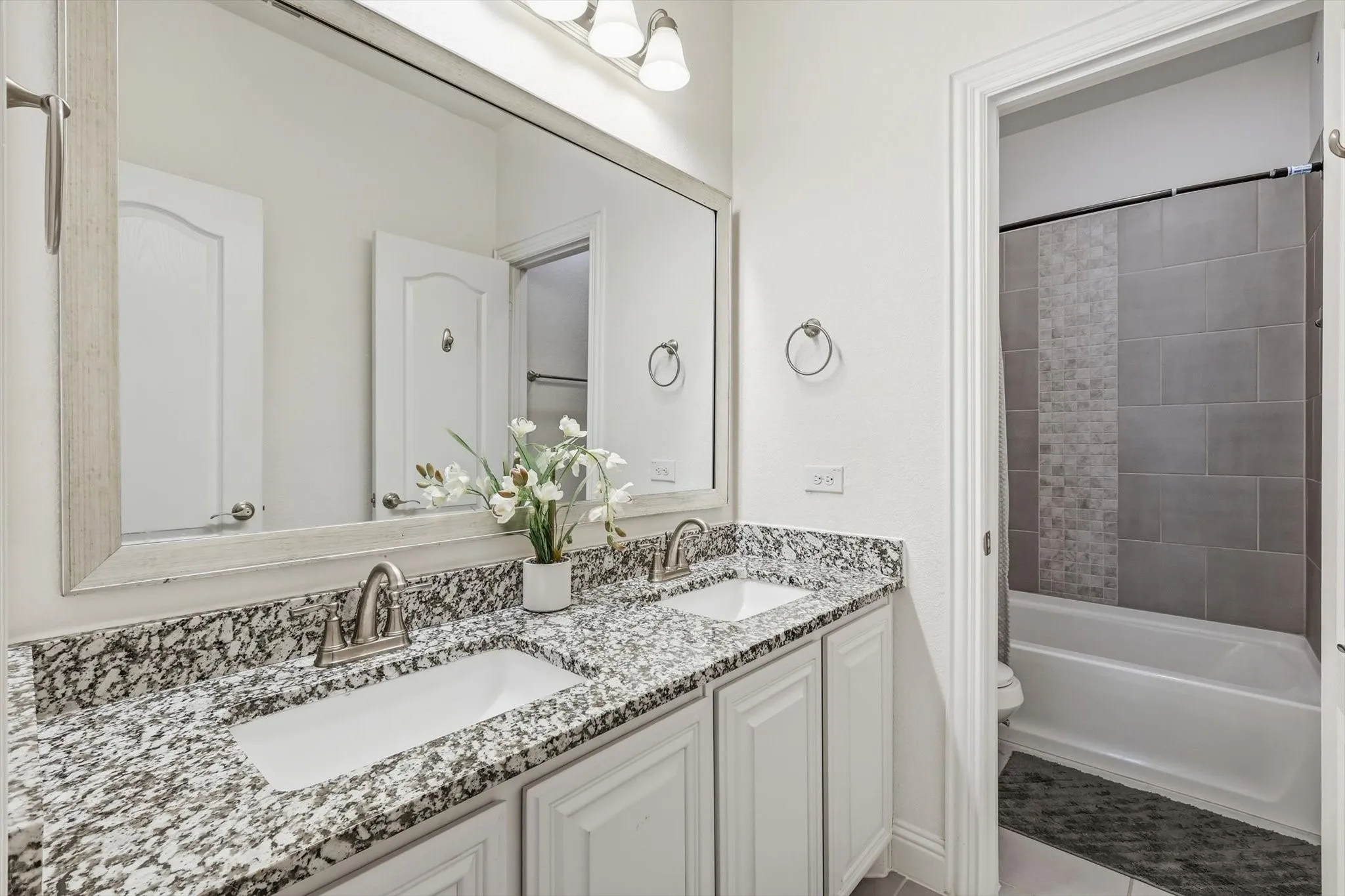 Single Family Residence For Sale in Denton County , 700 Sahallee Drive, Frisco, Texas 75033, 4 Bedroom, 4 Bathroom, 2 Garage spaces, 3,434 Sqft, built in 2020, mls#21283601, Real Estate Agent in Frisco, Homes For Sale in Denton county, Homes For Sale in Frisco, Realtor in Frisco Texas, Real Estate Brokerage Independent Realty Texas, Luminita Cordes Realtor