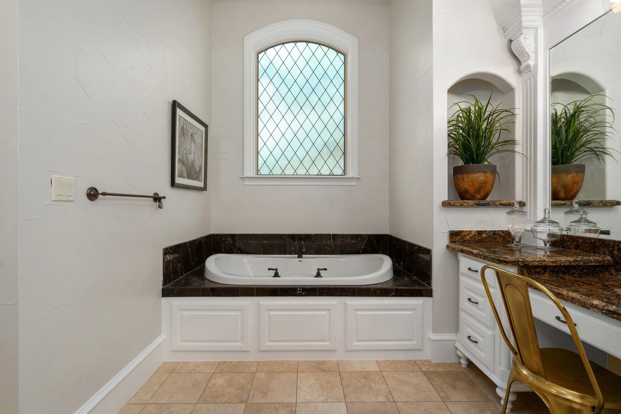 Single Family Residence For Sale in Tarrant County , 2101 Vail Road, Southlake, Texas 76092, 4 Bedroom, 5 Bathroom, 3 Garage spaces, 5,227 Sqft, built in 2007, mls#21276956, Real Estate Agent in Southlake, Homes For Sale in Tarrant county, Homes For Sale in Southlake, Realtor in Southlake Texas, Real Estate Brokerage Independent Realty Texas, Luminita Cordes Realtor