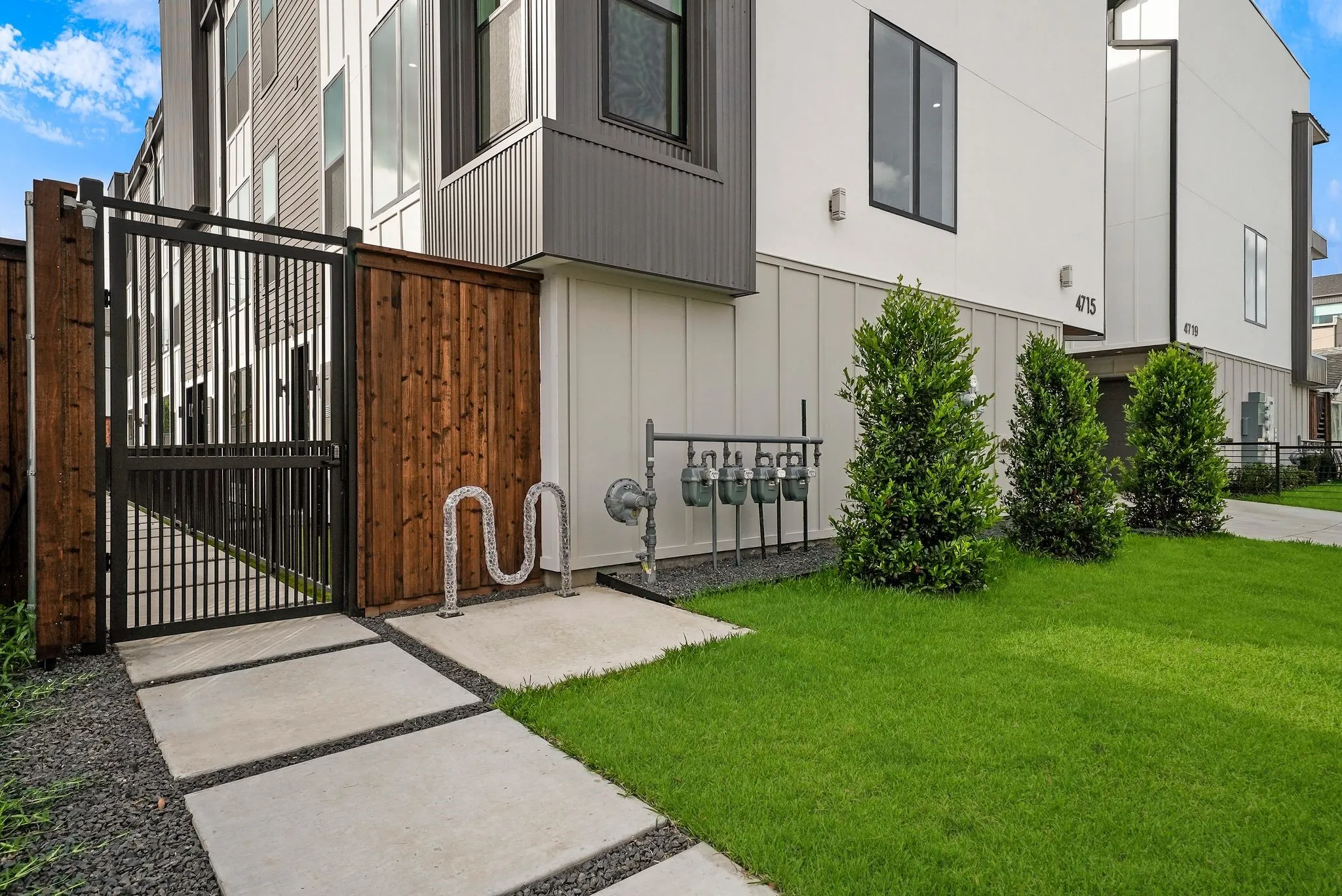 Townhouse For Sale in Dallas County , 4715 Manett Street 102, Dallas, Texas 75204, 3 Bedroom, 4 Bathroom, 1 Garage spaces, 2,144 Sqft, built in 2026, mls#21279252, Real Estate Agent in Dallas, Homes For Sale in Dallas county, Homes For Sale in Dallas, Realtor in Dallas Texas, Real Estate Brokerage Independent Realty Texas, Luminita Cordes Realtor