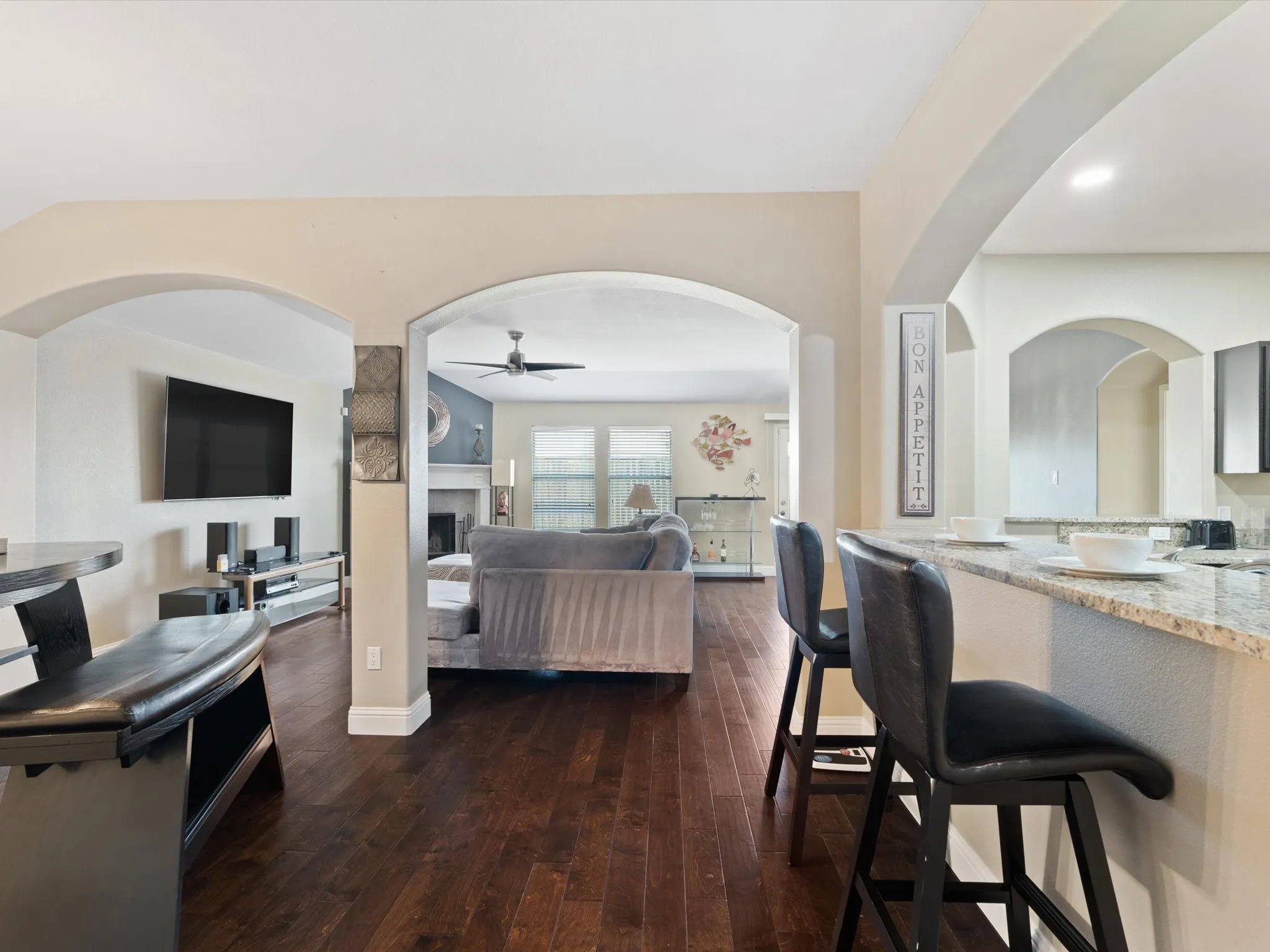 Single Family Residence For Sale in Denton County , 14520 Eaglemont Drive, Little Elm, Texas 75068, 3 Bedroom, 2 Bathroom, 2 Garage spaces, 1,879 Sqft, built in 2004, mls#21277911, Real Estate Agent in Little Elm, Homes For Sale in Denton county, Homes For Sale in Little Elm, Realtor in Little Elm Texas, Real Estate Brokerage Independent Realty Texas, Luminita Cordes Realtor