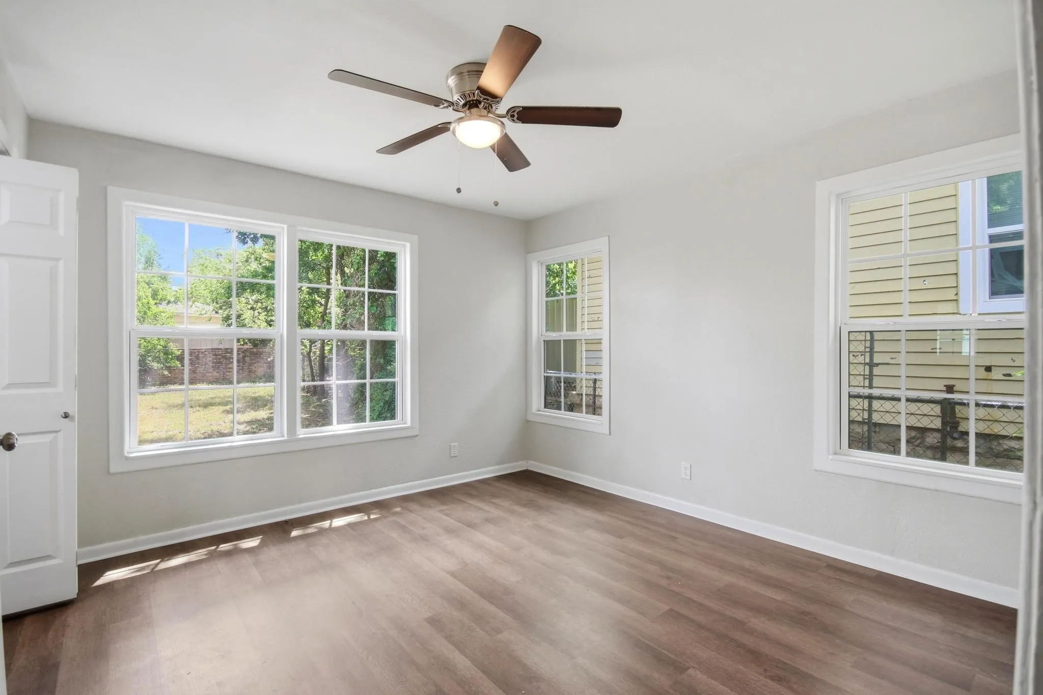 Single Family Residence For Sale in Coleman County , 911 S Commercial Avenue, Coleman, Texas 76834, 3 Bedroom, 2 Bathroom, Garage spaces, 1,176 Sqft, built in 1960, mls#21280395, Real Estate Agent in Coleman, Homes For Sale in Coleman county, Homes For Sale in Coleman, Realtor in Coleman Texas, Real Estate Brokerage Independent Realty Texas, Luminita Cordes Realtor