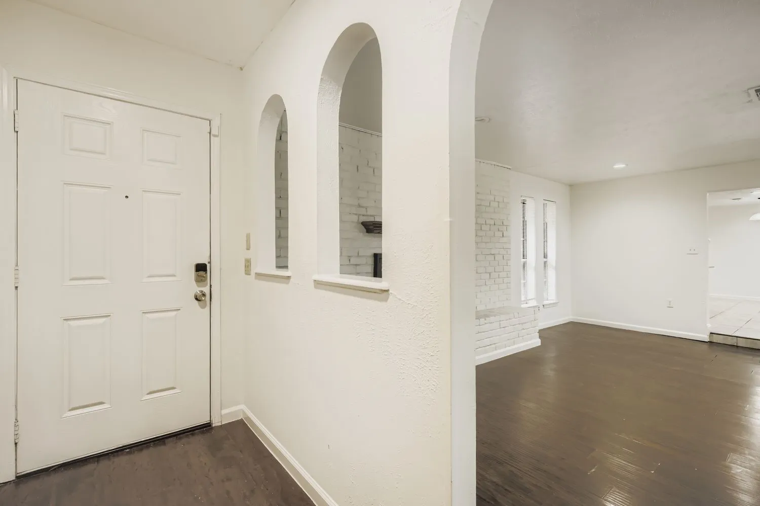 Single Family Residence For Sale in Collin County , 1724 Midcrest Drive, Plano, Texas 75075, 4 Bedroom, 2 Bathroom, 2 Garage spaces, 1,991 Sqft, built in 1967, mls#21283788, Real Estate Agent in Plano, Homes For Sale in Collin county, Homes For Sale in Plano, Realtor in Plano Texas, Real Estate Brokerage Independent Realty Texas, Luminita Cordes Realtor