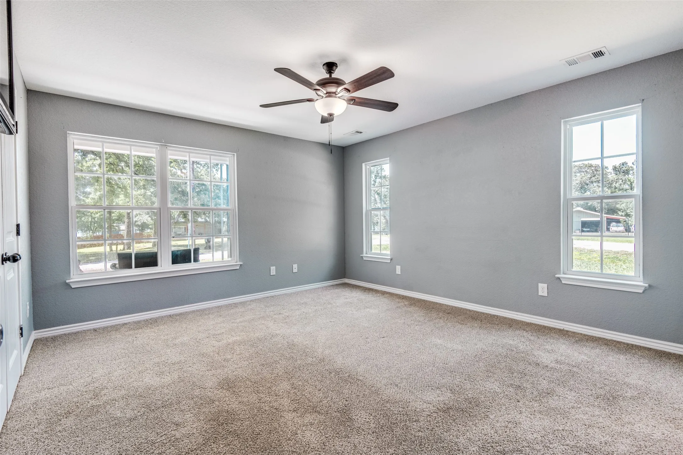 Single Family Residence For Sale in Hunt County , 200 Lakeside Drive, West Tawakoni, Texas 75474, 3 Bedroom, 3 Bathroom, Garage spaces, 2,180 Sqft, built in 2021, mls#21283495, Real Estate Agent in West Tawakoni, Homes For Sale in Hunt county, Homes For Sale in West Tawakoni, Realtor in West Tawakoni Texas, Real Estate Brokerage Independent Realty Texas, Luminita Cordes Realtor