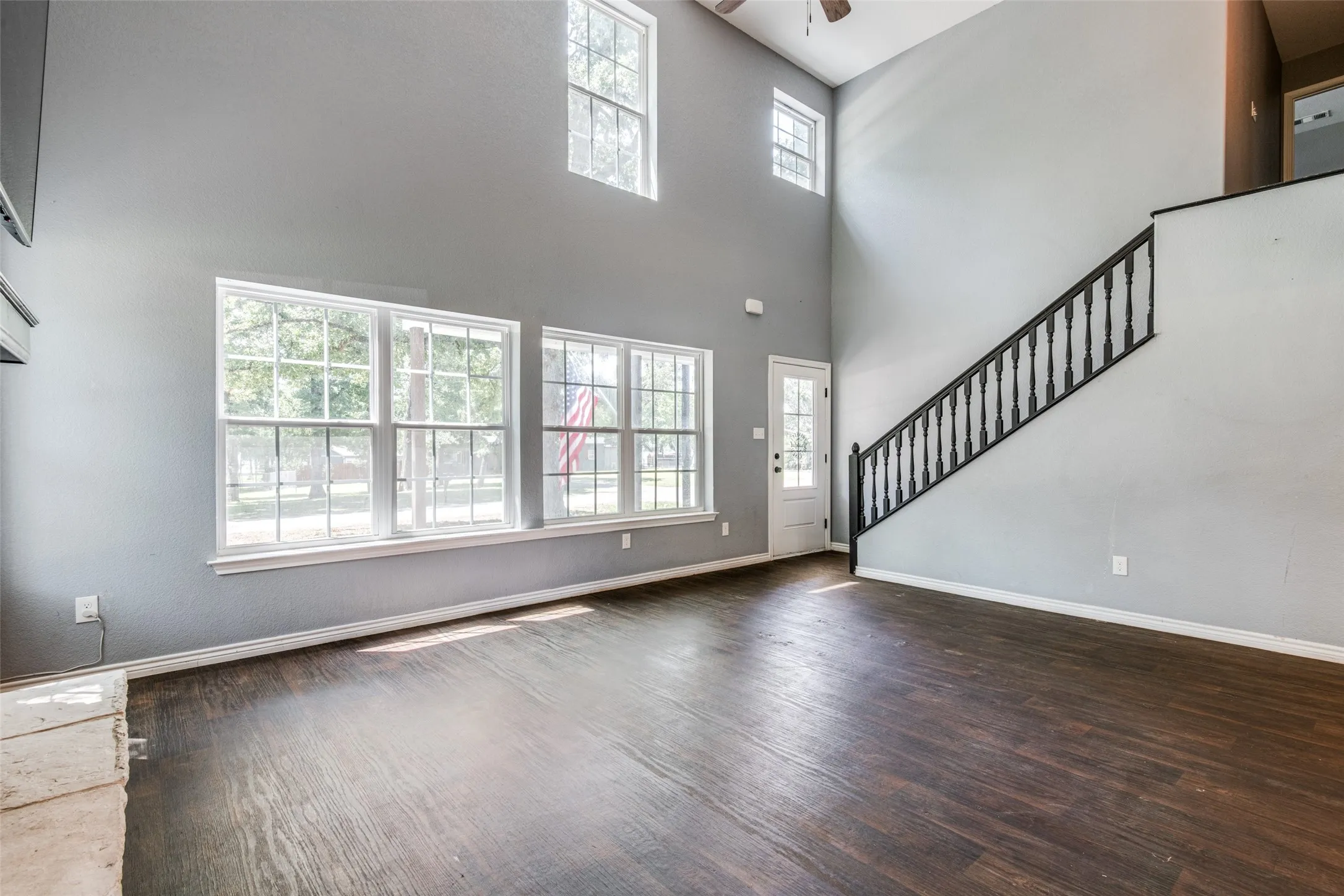 Single Family Residence For Sale in Hunt County , 200 Lakeside Drive, West Tawakoni, Texas 75474, 3 Bedroom, 3 Bathroom, Garage spaces, 2,180 Sqft, built in 2021, mls#21283495, Real Estate Agent in West Tawakoni, Homes For Sale in Hunt county, Homes For Sale in West Tawakoni, Realtor in West Tawakoni Texas, Real Estate Brokerage Independent Realty Texas, Luminita Cordes Realtor