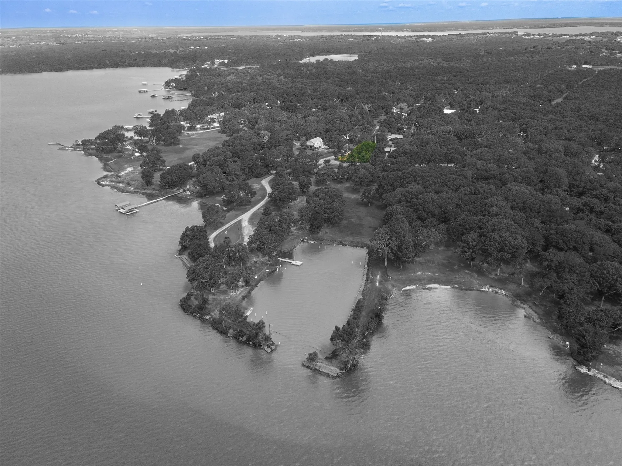 Single Family Residence For Sale in Hunt County , 200 Lakeside Drive, West Tawakoni, Texas 75474, 3 Bedroom, 3 Bathroom, Garage spaces, 2,180 Sqft, built in 2021, mls#21283495, Real Estate Agent in West Tawakoni, Homes For Sale in Hunt county, Homes For Sale in West Tawakoni, Realtor in West Tawakoni Texas, Real Estate Brokerage Independent Realty Texas, Luminita Cordes Realtor