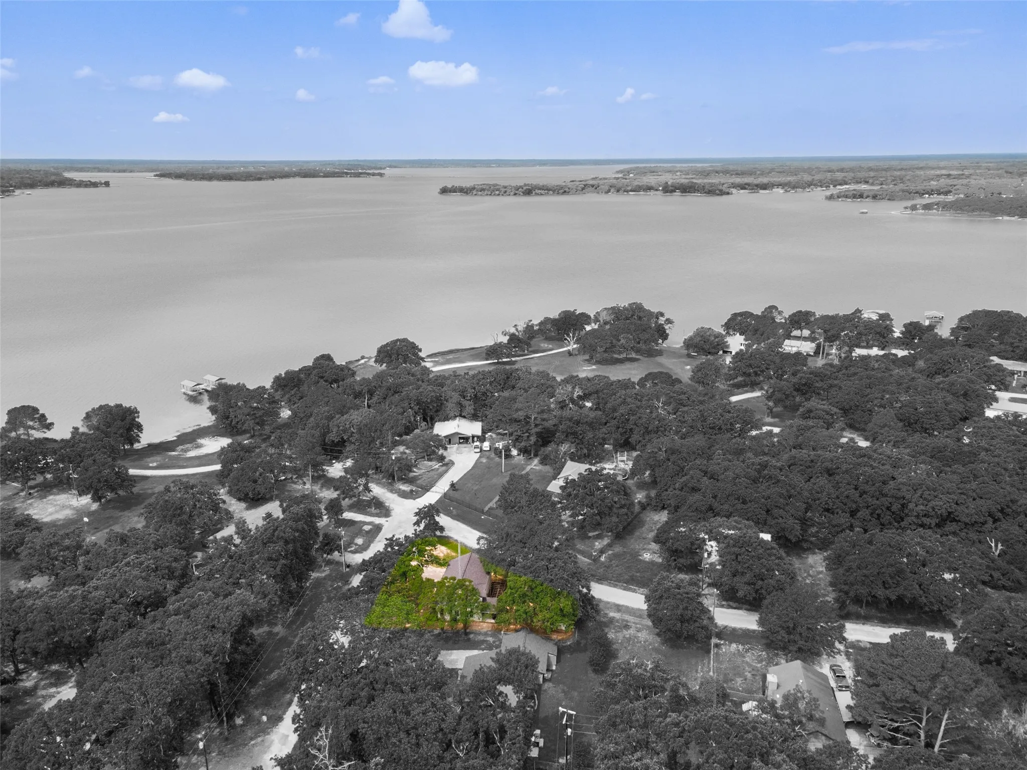 Single Family Residence For Sale in Hunt County , 200 Lakeside Drive, West Tawakoni, Texas 75474, 3 Bedroom, 3 Bathroom, Garage spaces, 2,180 Sqft, built in 2021, mls#21283495, Real Estate Agent in West Tawakoni, Homes For Sale in Hunt county, Homes For Sale in West Tawakoni, Realtor in West Tawakoni Texas, Real Estate Brokerage Independent Realty Texas, Luminita Cordes Realtor