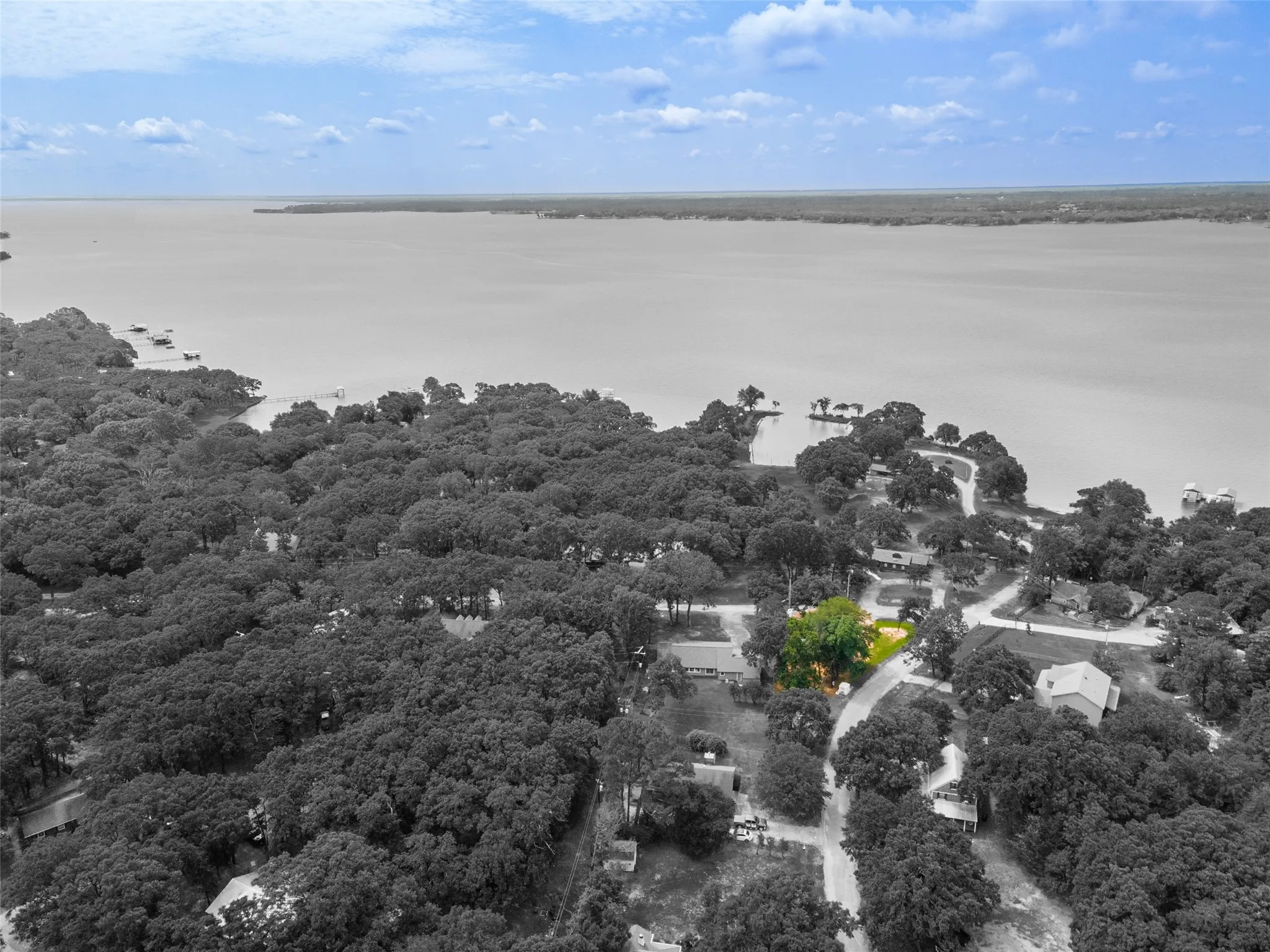 Single Family Residence For Sale in Hunt County , 200 Lakeside Drive, West Tawakoni, Texas 75474, 3 Bedroom, 3 Bathroom, Garage spaces, 2,180 Sqft, built in 2021, mls#21283495, Real Estate Agent in West Tawakoni, Homes For Sale in Hunt county, Homes For Sale in West Tawakoni, Realtor in West Tawakoni Texas, Real Estate Brokerage Independent Realty Texas, Luminita Cordes Realtor