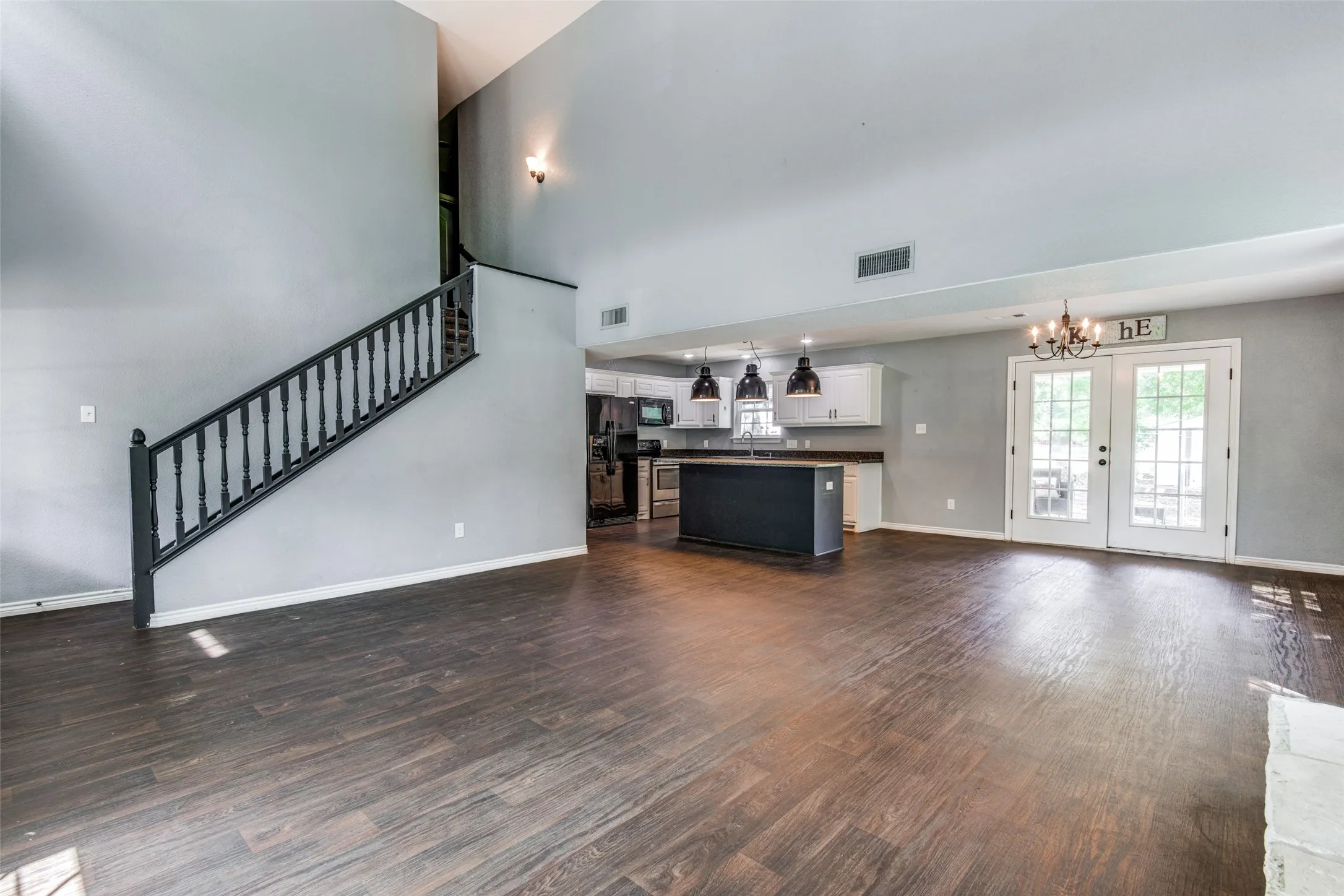 Single Family Residence For Sale in Hunt County , 200 Lakeside Drive, West Tawakoni, Texas 75474, 3 Bedroom, 3 Bathroom, Garage spaces, 2,180 Sqft, built in 2021, mls#21283495, Real Estate Agent in West Tawakoni, Homes For Sale in Hunt county, Homes For Sale in West Tawakoni, Realtor in West Tawakoni Texas, Real Estate Brokerage Independent Realty Texas, Luminita Cordes Realtor