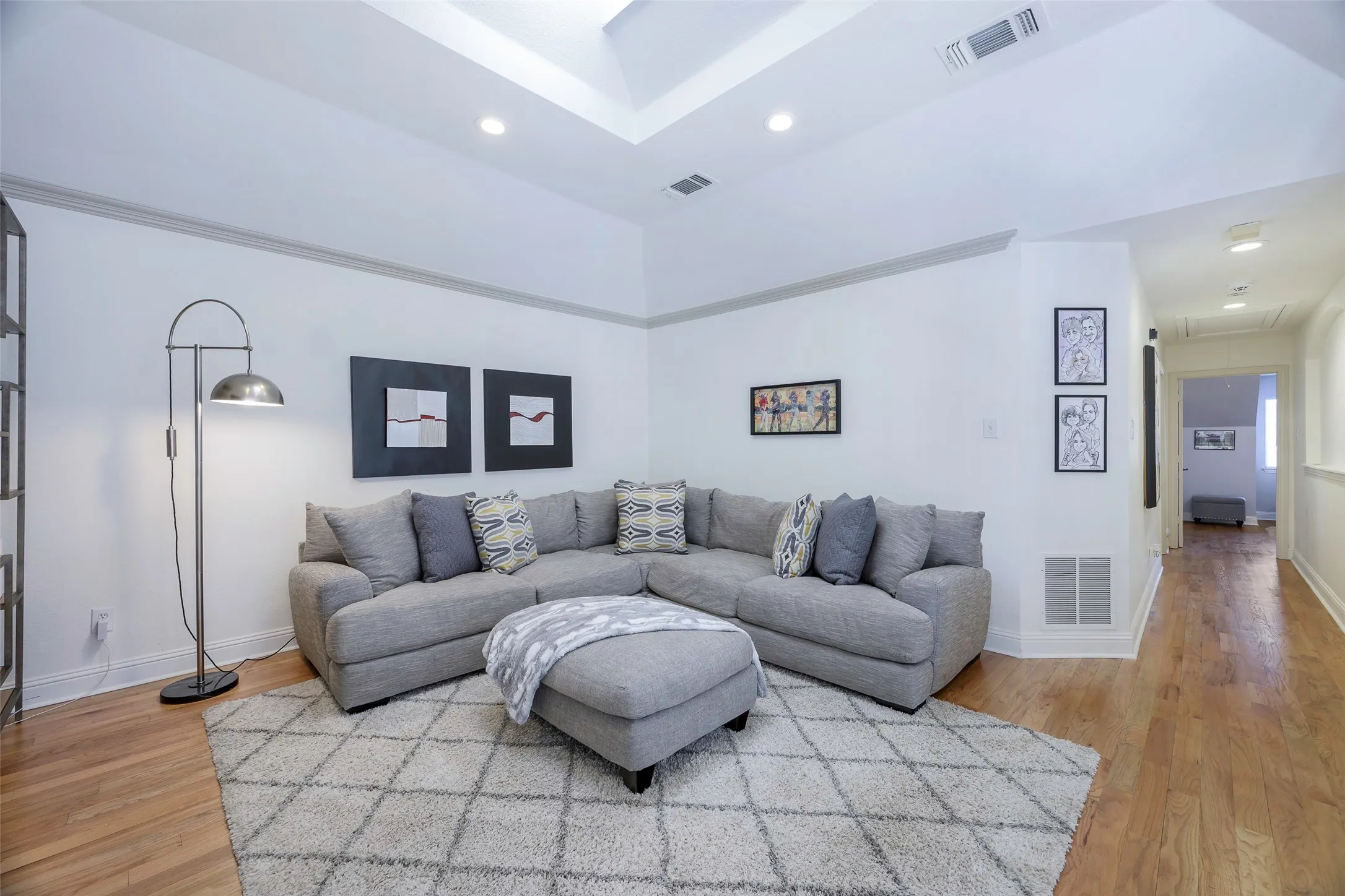 Single Family Residence For Rent in Collin County , 5913 Hempstead Drive, Plano, Texas 75093, 4 Bedrooms, 3 Bathrooms, 3 Garage spaces, 3,354 Sqft, built in 1997, Price $16,000, mls#21285172, Real Estate Agent in Plano, Homes For Rent in Collin county, Homes For Rent in Plano, Realtor in Plano Texas, Real Estate Brokerage Independent Realty Texas, Luminita Cordes Realtor