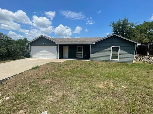 Single Family Residence For Sale in Hood County , 1816 Hidden Valley Road, Granbury, Texas 76049, 3 Bedroom, 2 Bathroom, 2 Garage spaces, 1,790 Sqft, built in 2021, mls#21285095, Real Estate Agent in Granbury, Homes For Sale in Hood county, Homes For Sale in Granbury, Realtor in Granbury Texas, Real Estate Brokerage Independent Realty Texas, Luminita Cordes Realtor