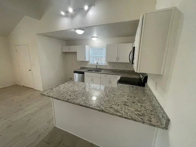 Single Family Residence For Sale in Hood County , 1816 Hidden Valley Road, Granbury, Texas 76049, 3 Bedroom, 2 Bathroom, 2 Garage spaces, 1,790 Sqft, built in 2021, mls#21285095, Real Estate Agent in Granbury, Homes For Sale in Hood county, Homes For Sale in Granbury, Realtor in Granbury Texas, Real Estate Brokerage Independent Realty Texas, Luminita Cordes Realtor