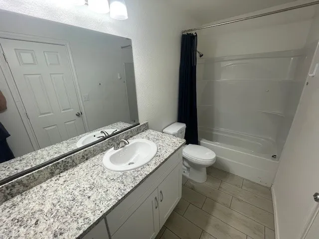 Single Family Residence For Sale in Hood County , 1816 Hidden Valley Road, Granbury, Texas 76049, 3 Bedroom, 2 Bathroom, 2 Garage spaces, 1,790 Sqft, built in 2021, mls#21285095, Real Estate Agent in Granbury, Homes For Sale in Hood county, Homes For Sale in Granbury, Realtor in Granbury Texas, Real Estate Brokerage Independent Realty Texas, Luminita Cordes Realtor