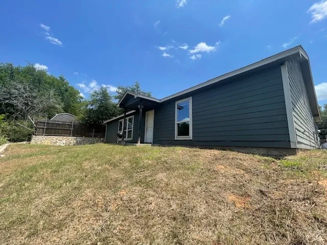 Single Family Residence For Sale in Hood County , 1816 Hidden Valley Road, Granbury, Texas 76049, 3 Bedroom, 2 Bathroom, 2 Garage spaces, 1,790 Sqft, built in 2021, mls#21285095, Real Estate Agent in Granbury, Homes For Sale in Hood county, Homes For Sale in Granbury, Realtor in Granbury Texas, Real Estate Brokerage Independent Realty Texas, Luminita Cordes Realtor