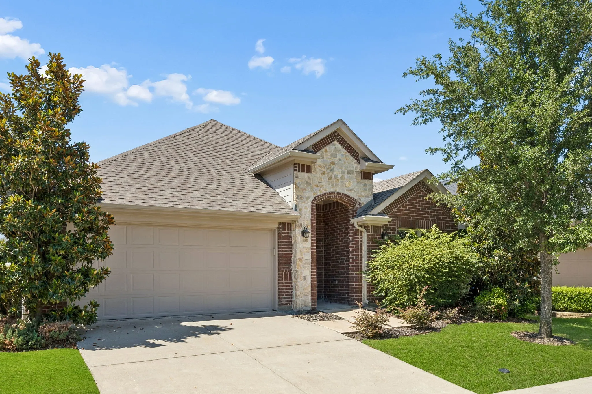 Single Family Residence For Sale in Collin County , 412 Smokebrush Street, Celina, Texas 75009, 4 Bedroom, 3 Bathroom, 2 Garage spaces, 2,359 Sqft, built in 2016, Price $460,000, mls#21283856, Real Estate Agent in Celina, Homes For Sale in Collin county, Homes For Sale in Celina, Realtor in Celina Texas, Real Estate Brokerage Independent Realty Texas, Luminita Cordes Realtor