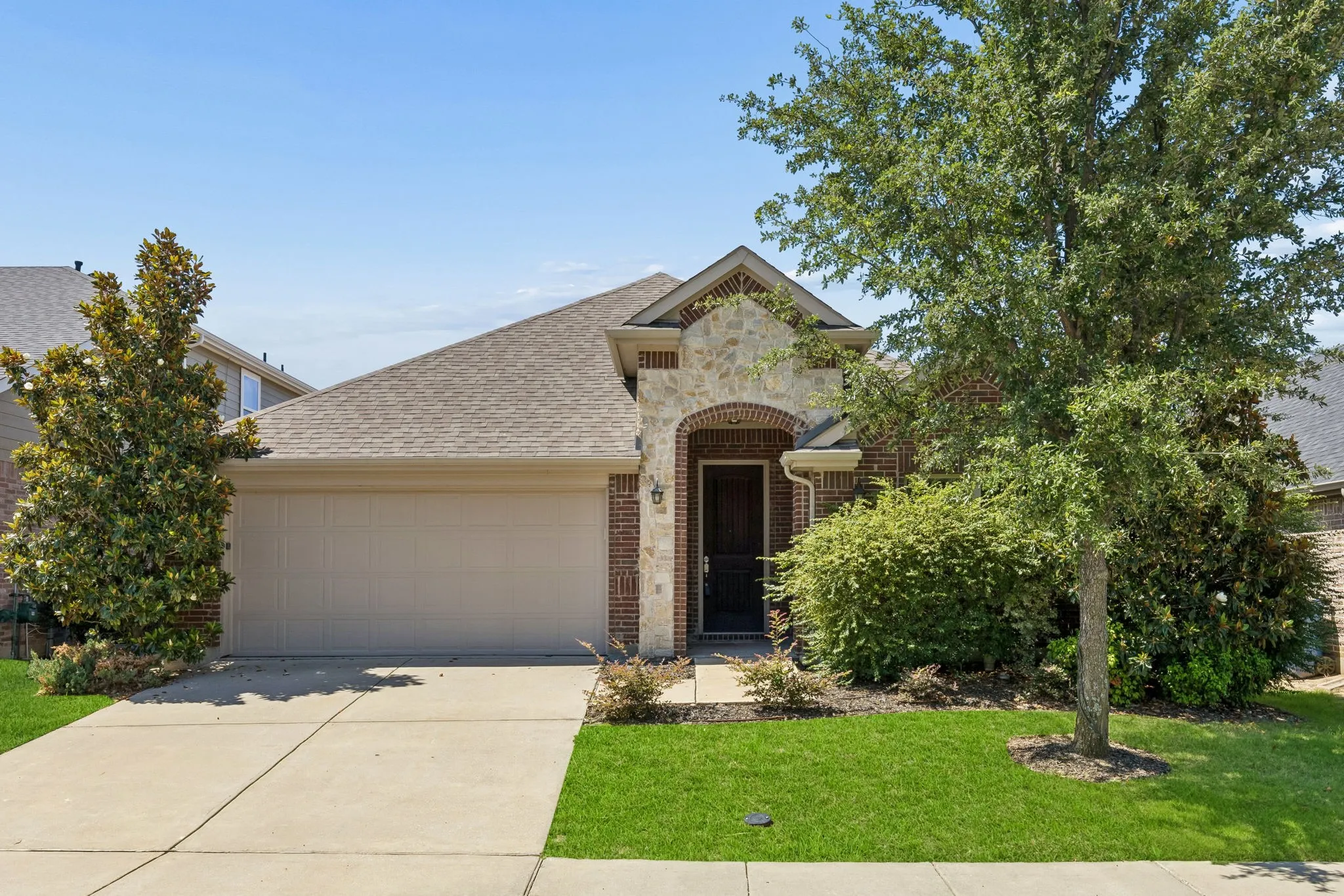 Single Family Residence For Sale in Collin County , 412 Smokebrush Street, Celina, Texas 75009, 4 Bedroom, 3 Bathroom, 2 Garage spaces, 2,359 Sqft, built in 2016, Price $460,000, mls#21283856, Real Estate Agent in Celina, Homes For Sale in Collin county, Homes For Sale in Celina, Realtor in Celina Texas, Real Estate Brokerage Independent Realty Texas, Luminita Cordes Realtor