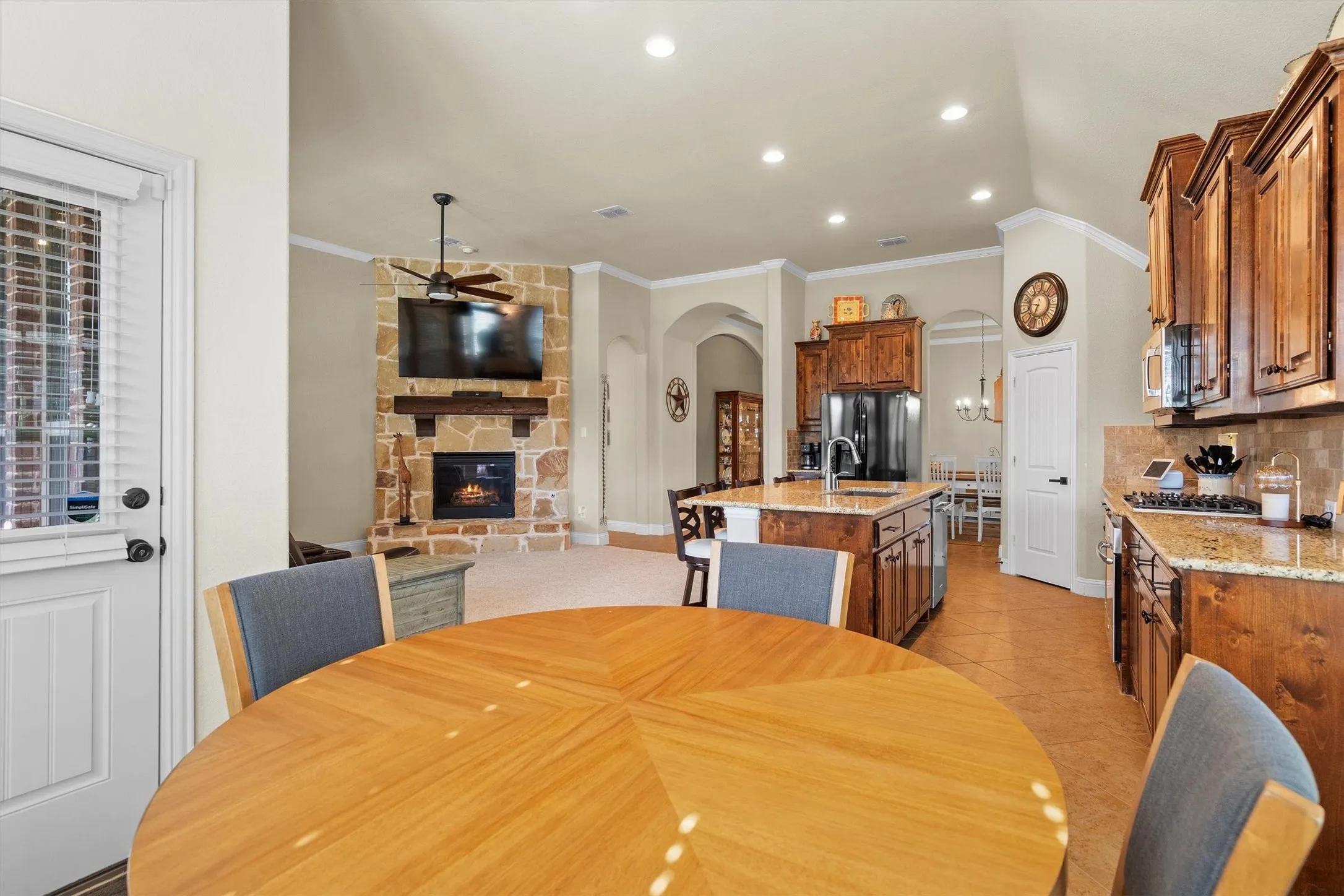 Single Family Residence For Sale in Tarrant County , 604 Satinwood Lane, Euless, Texas 76039, 3 Bedroom, 3 Bathroom, 2 Garage spaces, 2,040 Sqft, built in 2014, mls#21282802, Real Estate Agent in Euless, Homes For Sale in Tarrant county, Homes For Sale in Euless, Realtor in Euless Texas, Real Estate Brokerage Independent Realty Texas, Luminita Cordes Realtor