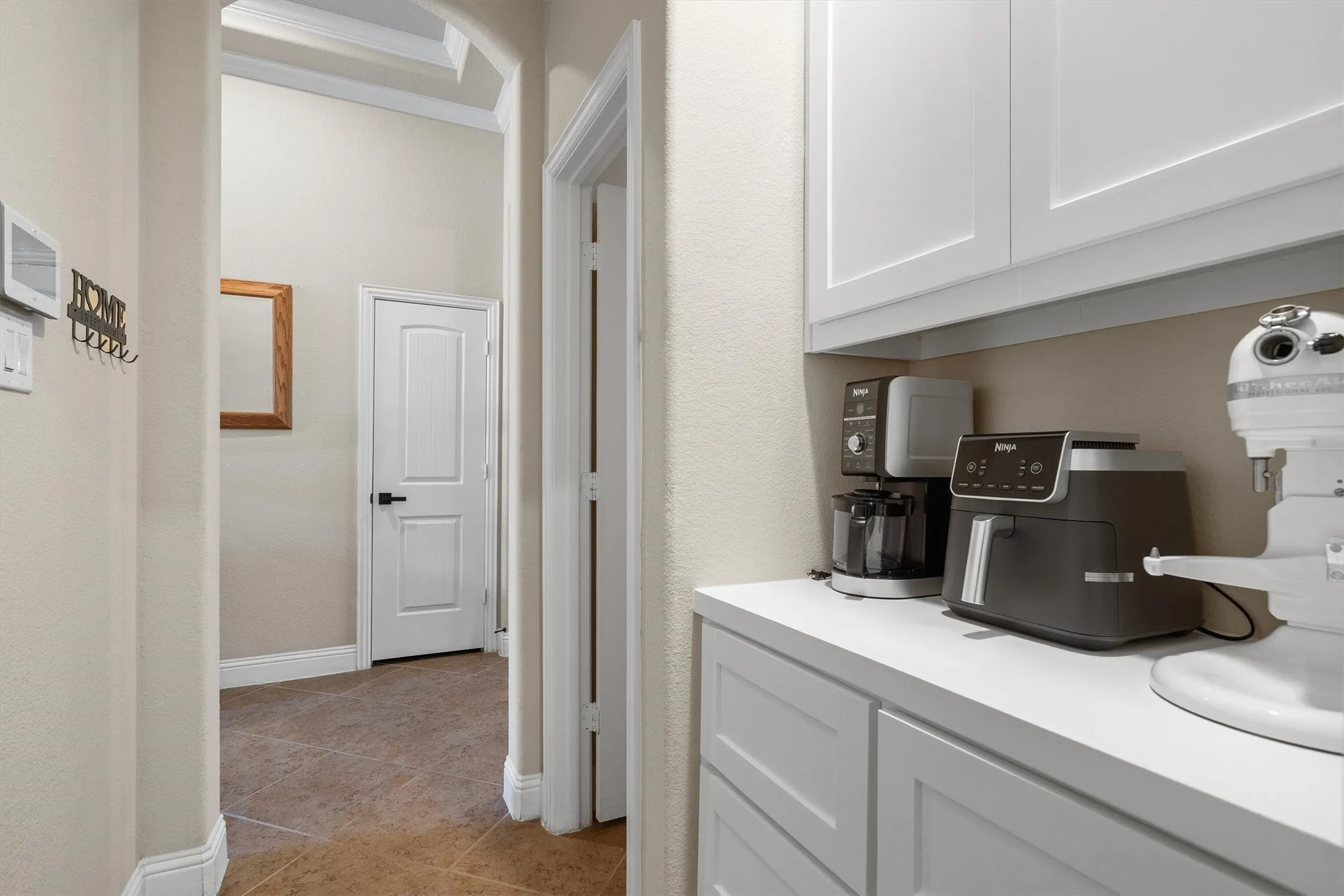 Single Family Residence For Sale in Tarrant County , 604 Satinwood Lane, Euless, Texas 76039, 3 Bedroom, 3 Bathroom, 2 Garage spaces, 2,040 Sqft, built in 2014, mls#21282802, Real Estate Agent in Euless, Homes For Sale in Tarrant county, Homes For Sale in Euless, Realtor in Euless Texas, Real Estate Brokerage Independent Realty Texas, Luminita Cordes Realtor