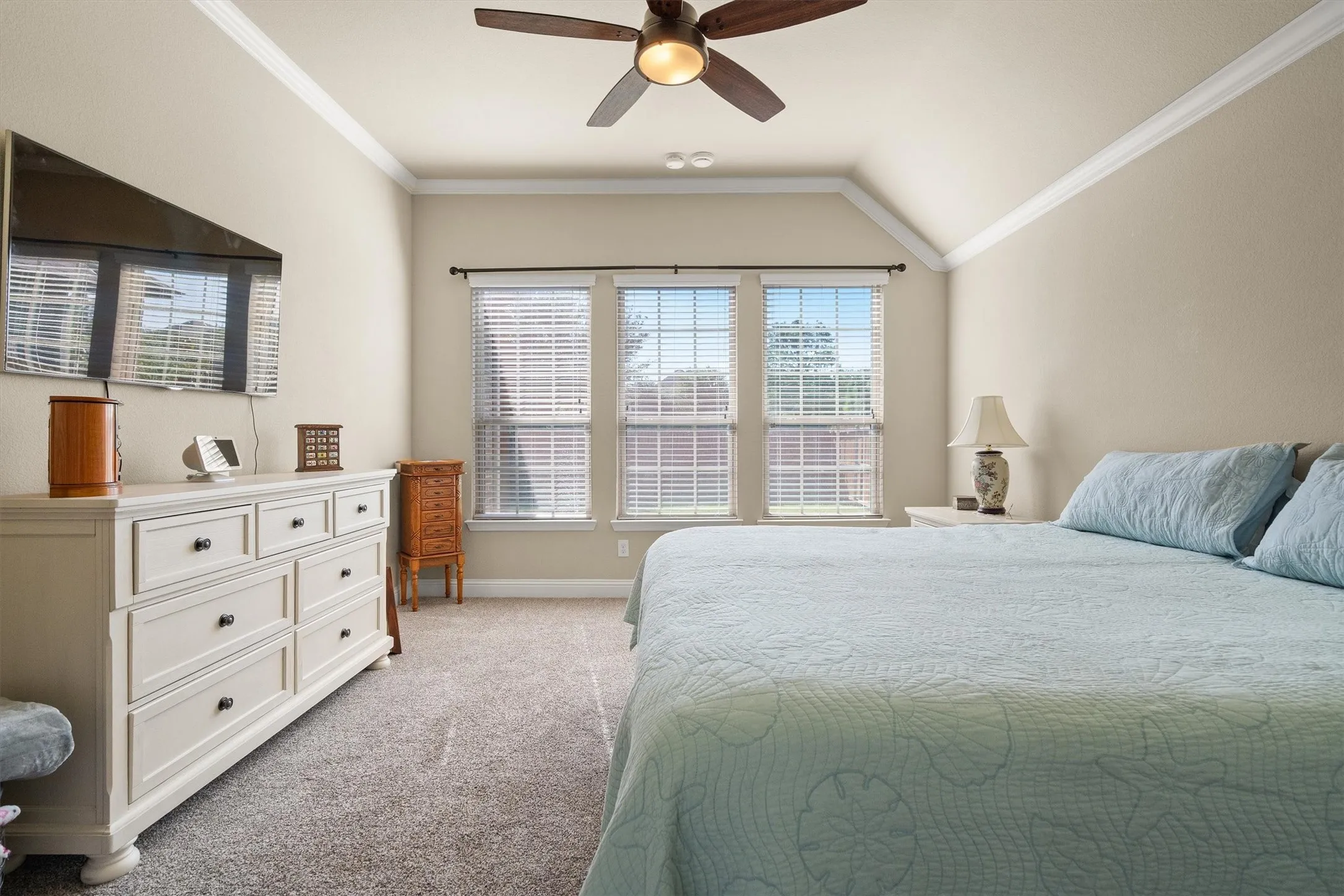 Single Family Residence For Sale in Tarrant County , 604 Satinwood Lane, Euless, Texas 76039, 3 Bedroom, 3 Bathroom, 2 Garage spaces, 2,040 Sqft, built in 2014, mls#21282802, Real Estate Agent in Euless, Homes For Sale in Tarrant county, Homes For Sale in Euless, Realtor in Euless Texas, Real Estate Brokerage Independent Realty Texas, Luminita Cordes Realtor
