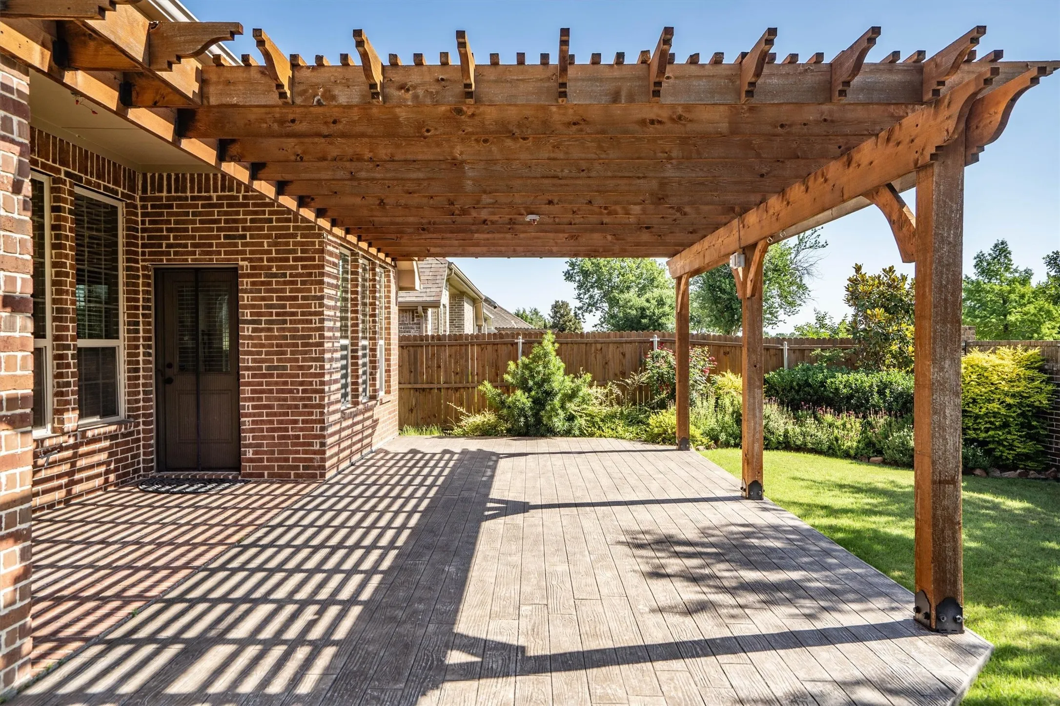 Single Family Residence For Sale in Tarrant County , 604 Satinwood Lane, Euless, Texas 76039, 3 Bedroom, 3 Bathroom, 2 Garage spaces, 2,040 Sqft, built in 2014, mls#21282802, Real Estate Agent in Euless, Homes For Sale in Tarrant county, Homes For Sale in Euless, Realtor in Euless Texas, Real Estate Brokerage Independent Realty Texas, Luminita Cordes Realtor