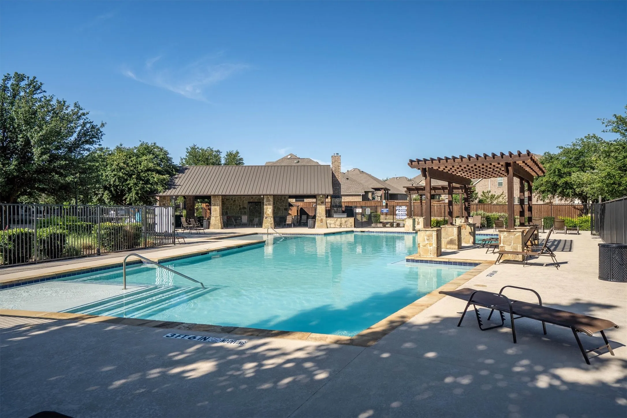 Single Family Residence For Sale in Tarrant County , 604 Satinwood Lane, Euless, Texas 76039, 3 Bedroom, 3 Bathroom, 2 Garage spaces, 2,040 Sqft, built in 2014, mls#21282802, Real Estate Agent in Euless, Homes For Sale in Tarrant county, Homes For Sale in Euless, Realtor in Euless Texas, Real Estate Brokerage Independent Realty Texas, Luminita Cordes Realtor
